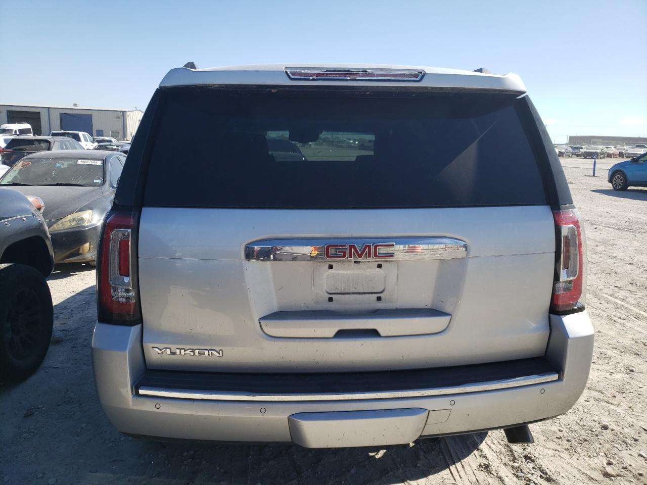 Photo 5 VIN: 1GKS2CKJ4FR627688 - GMC YUKON 