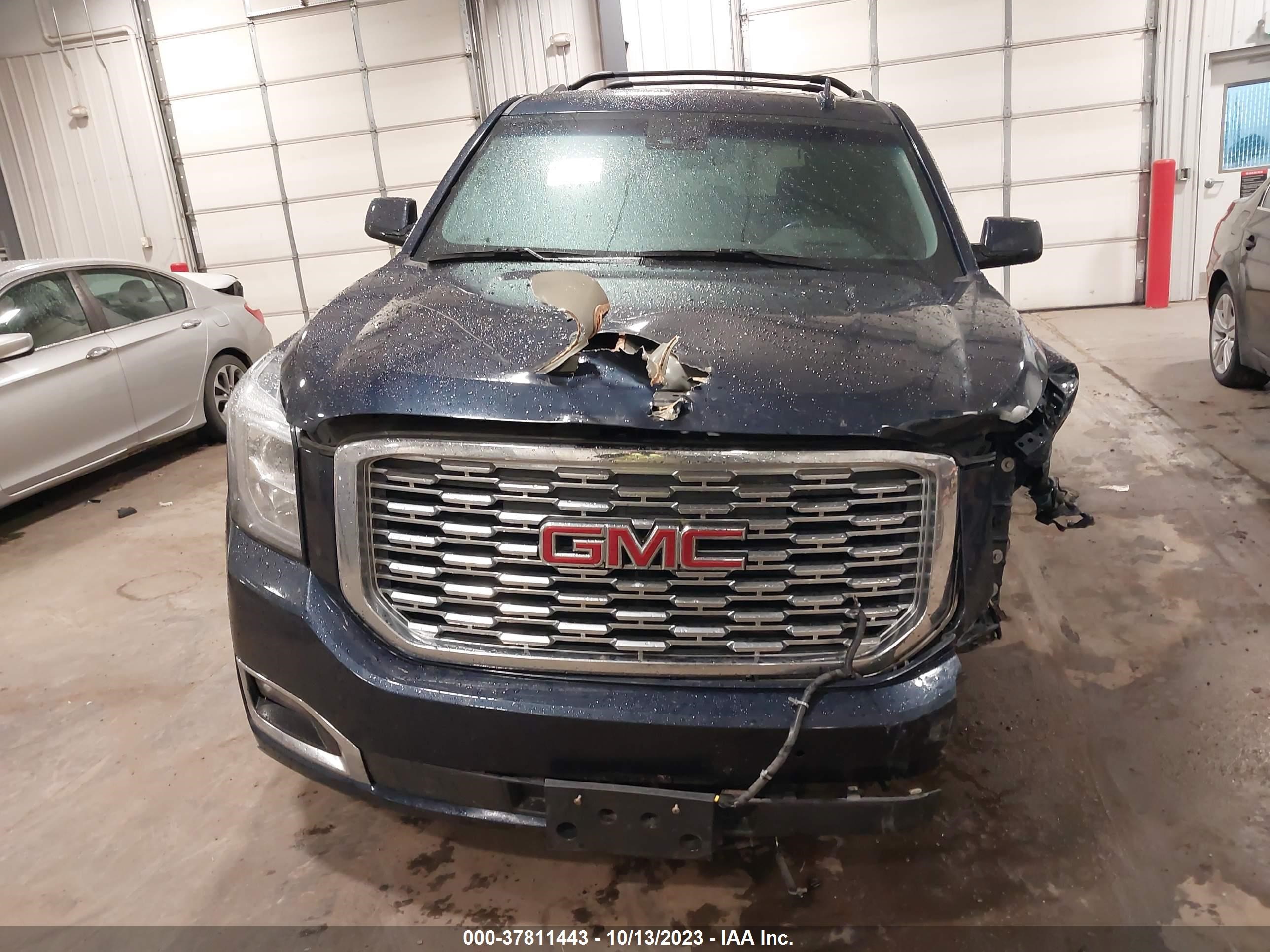 Photo 12 VIN: 1GKS2CKJ4JR156361 - GMC YUKON 