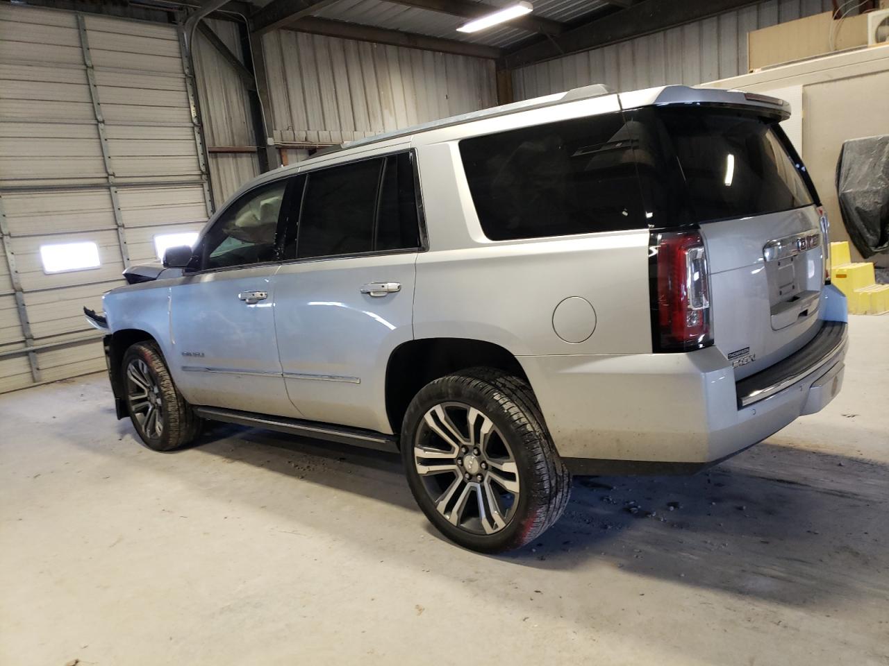 Photo 1 VIN: 1GKS2CKJ7JR225012 - GMC YUKON 