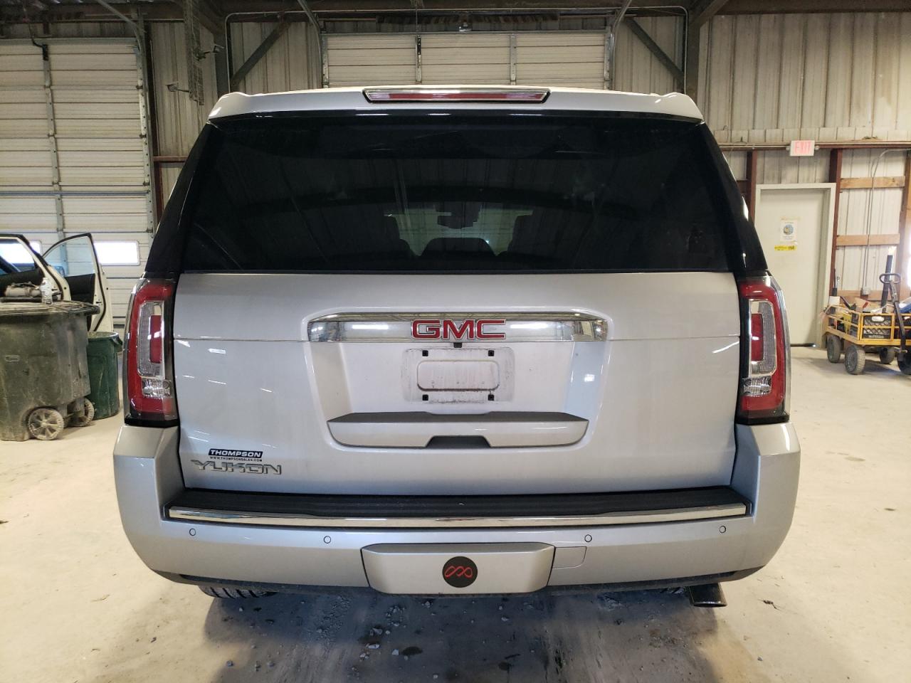 Photo 5 VIN: 1GKS2CKJ7JR225012 - GMC YUKON 