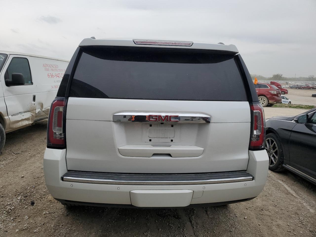 Photo 5 VIN: 1GKS2CKJ8GR390334 - GMC YUKON 