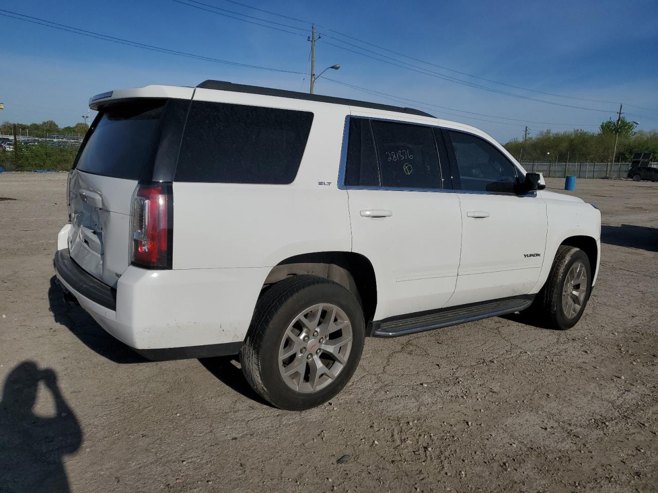 Photo 2 VIN: 1GKS2DKC3LR281376 - GMC YUKON 