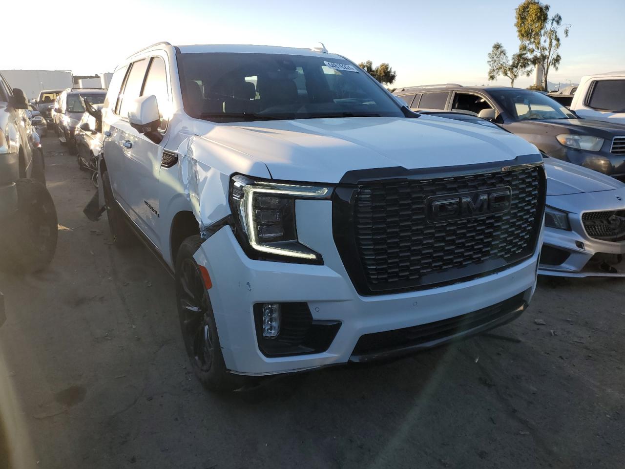 Photo 3 VIN: 1GKS2DKL0MR155851 - GMC YUKON 