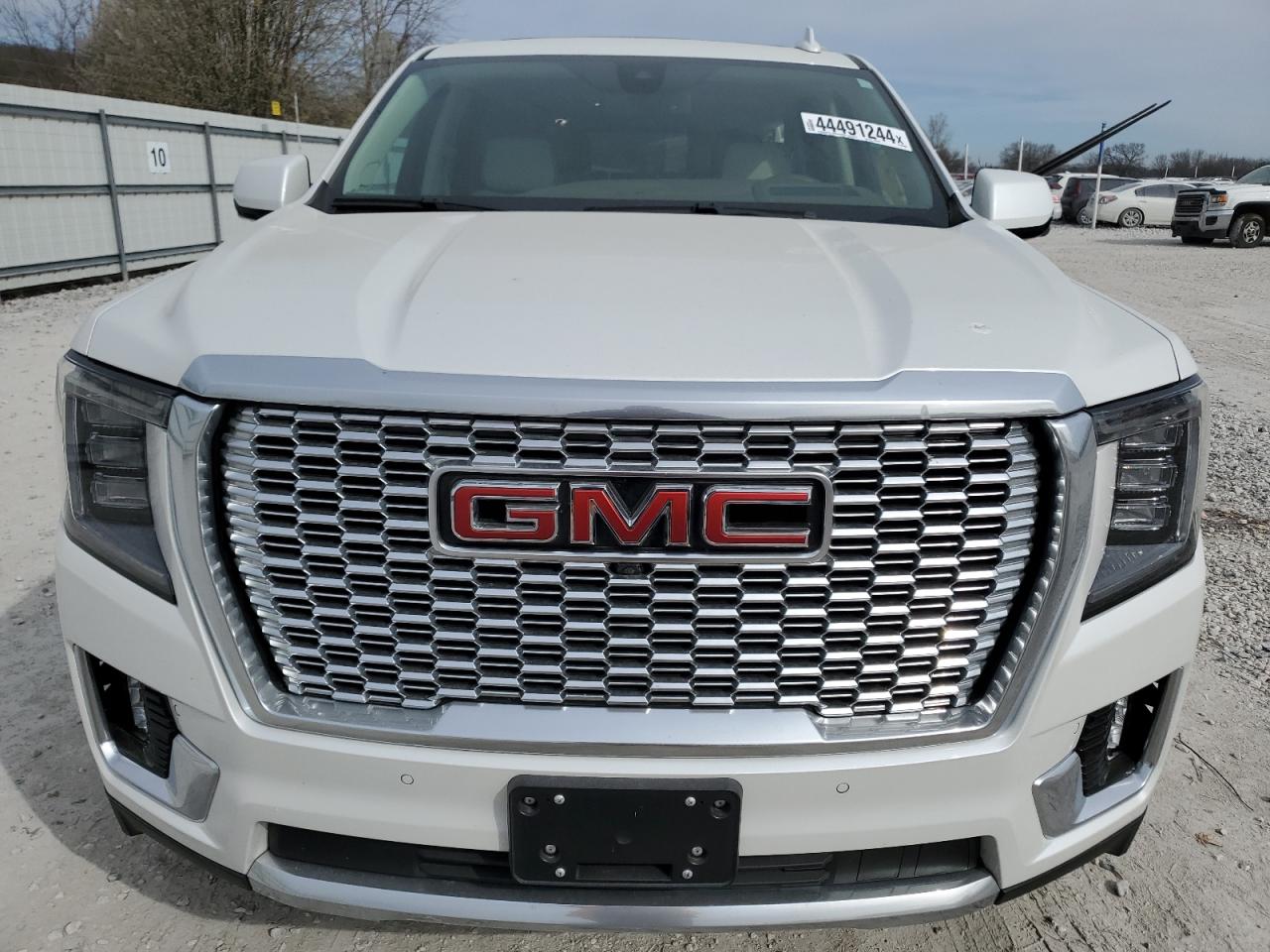 Photo 4 VIN: 1GKS2DKL9NR270479 - GMC YUKON 