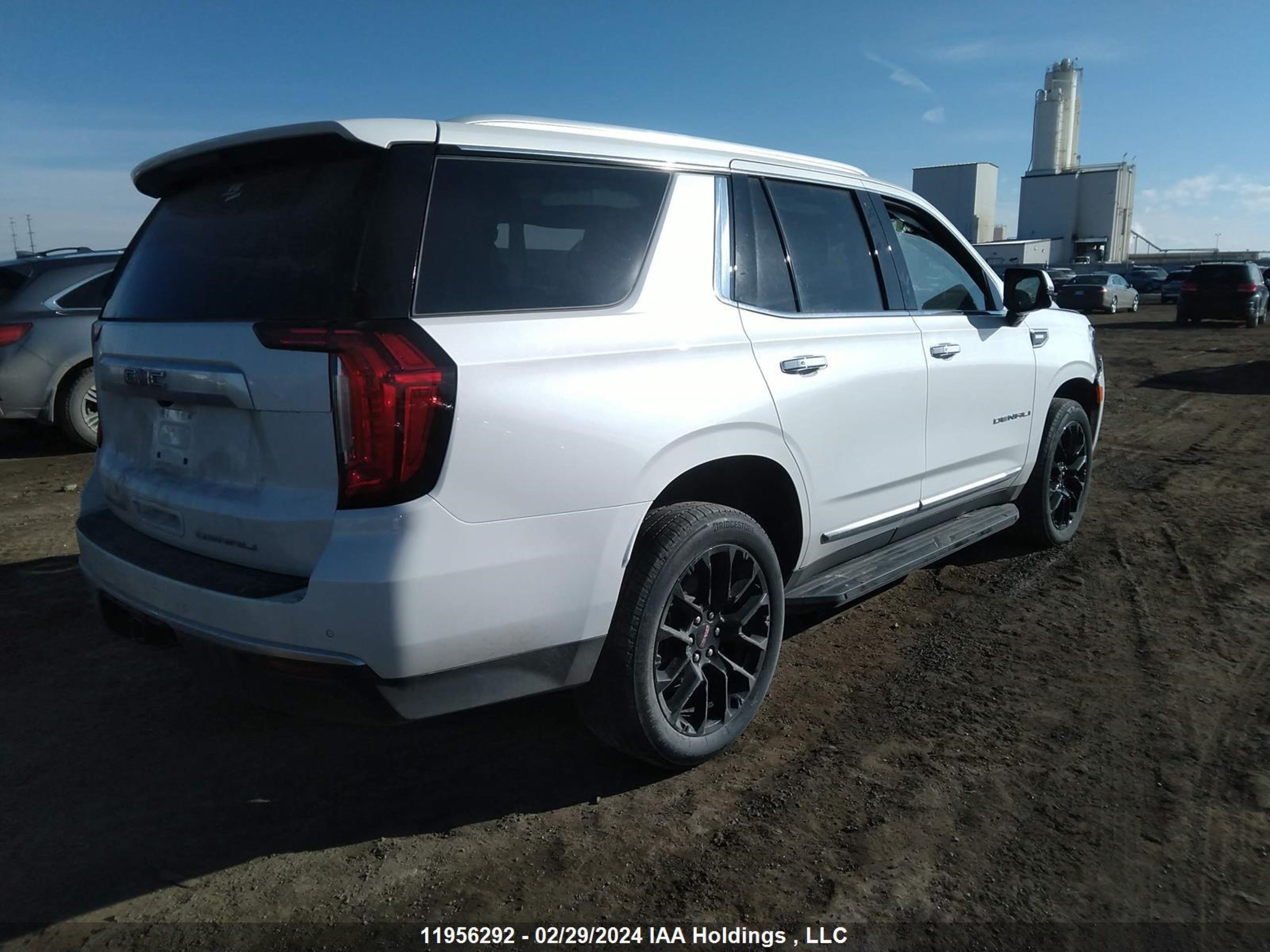 Photo 3 VIN: 1GKS2DKT8PR529384 - GMC YUKON 