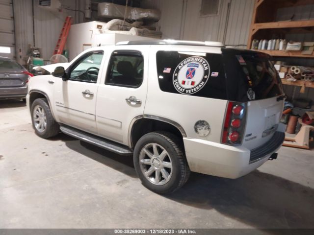 Photo 2 VIN: 1GKS2EEF0BR201381 - GMC YUKON 