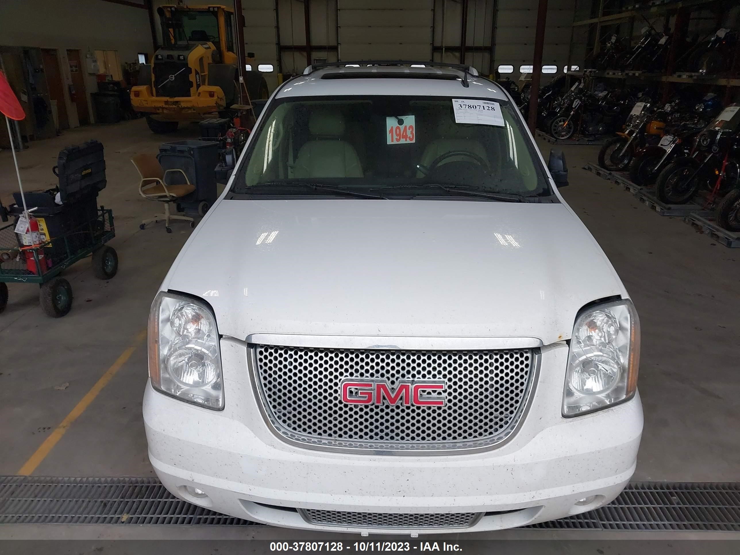 Photo 11 VIN: 1GKS2EEF0DR135417 - GMC YUKON 