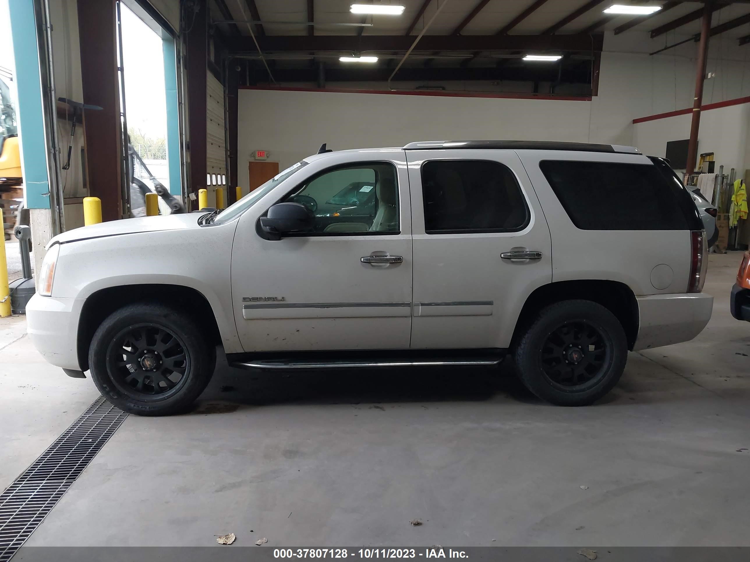 Photo 13 VIN: 1GKS2EEF0DR135417 - GMC YUKON 