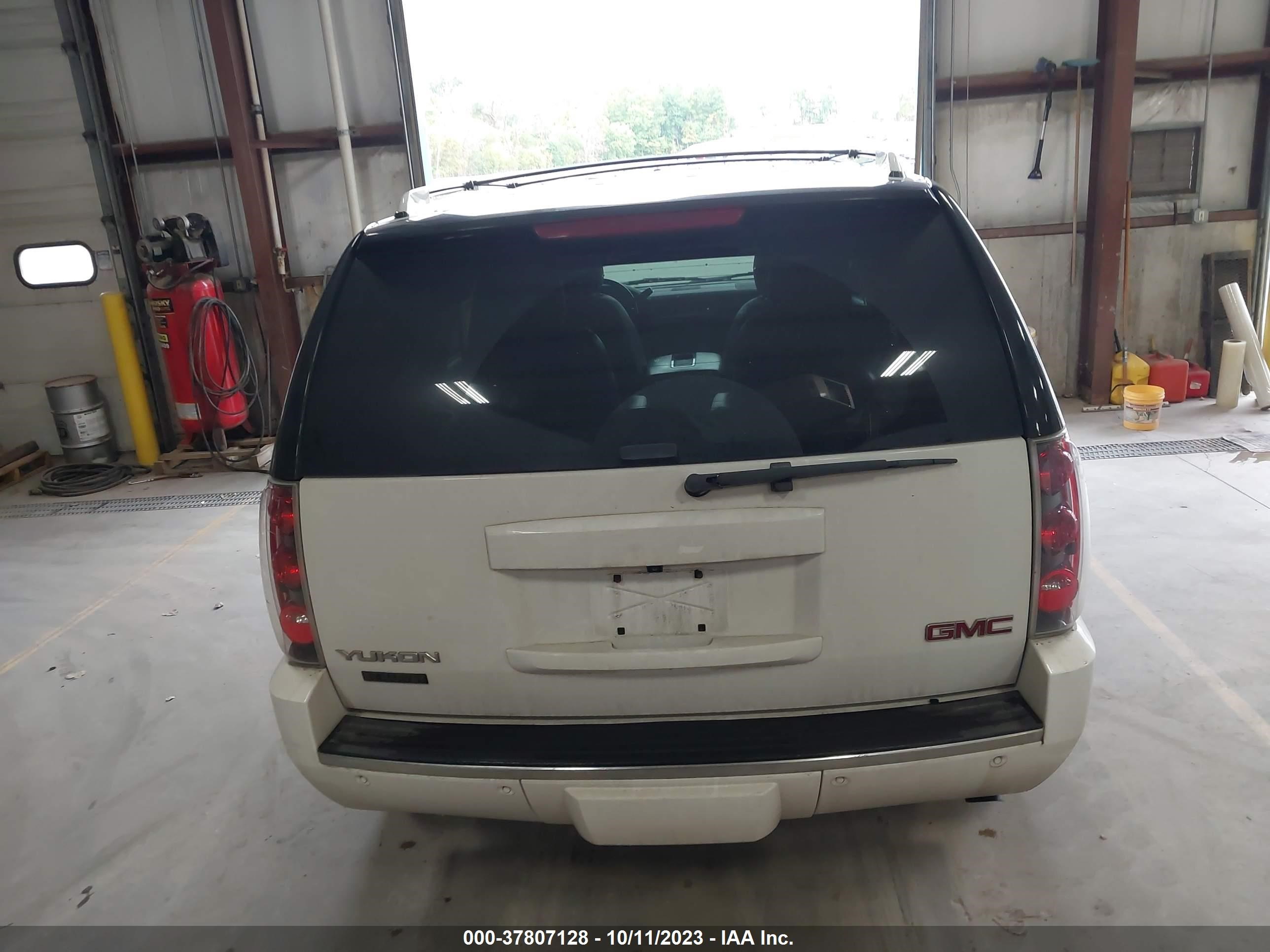 Photo 15 VIN: 1GKS2EEF0DR135417 - GMC YUKON 