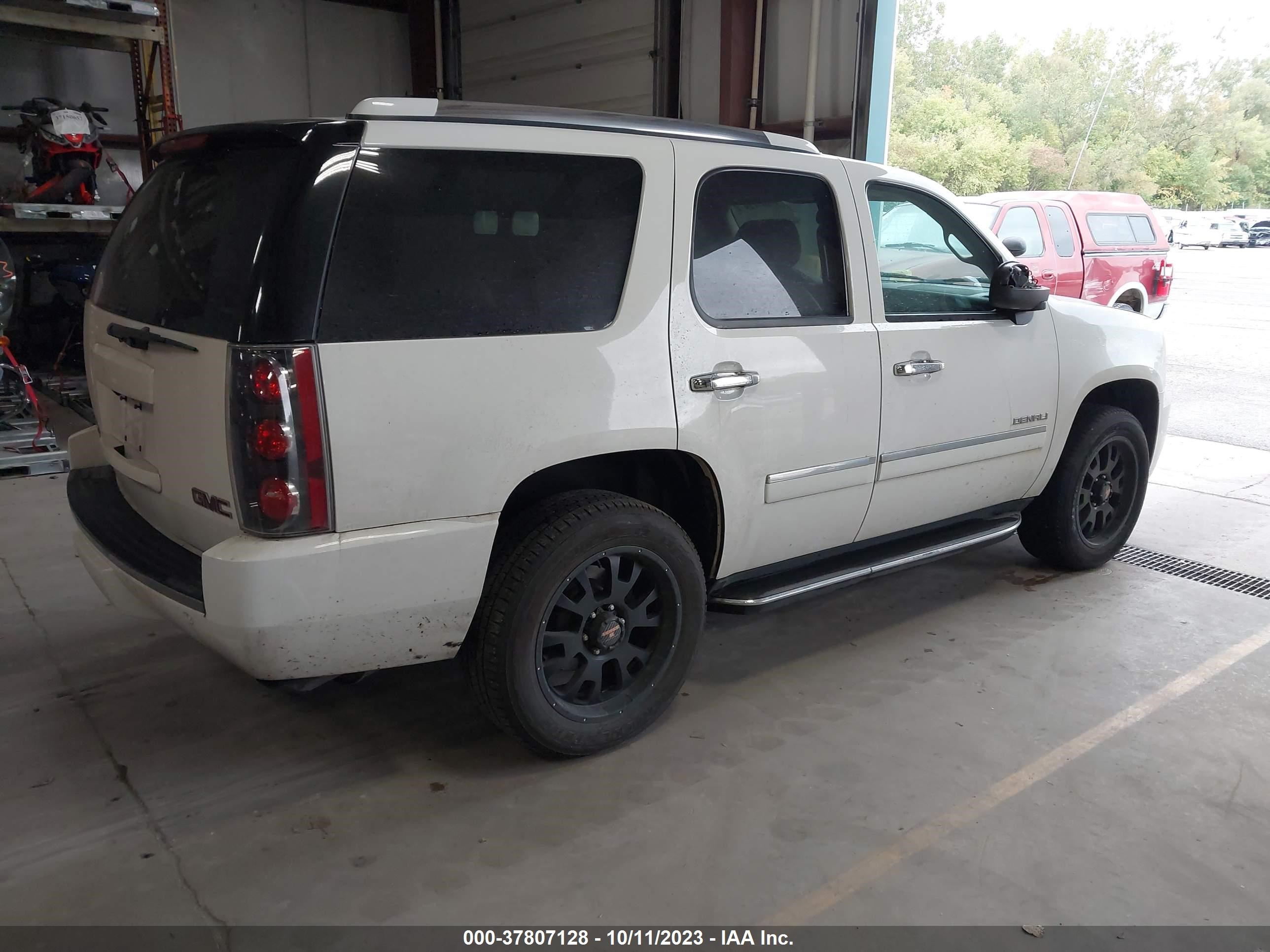 Photo 3 VIN: 1GKS2EEF0DR135417 - GMC YUKON 