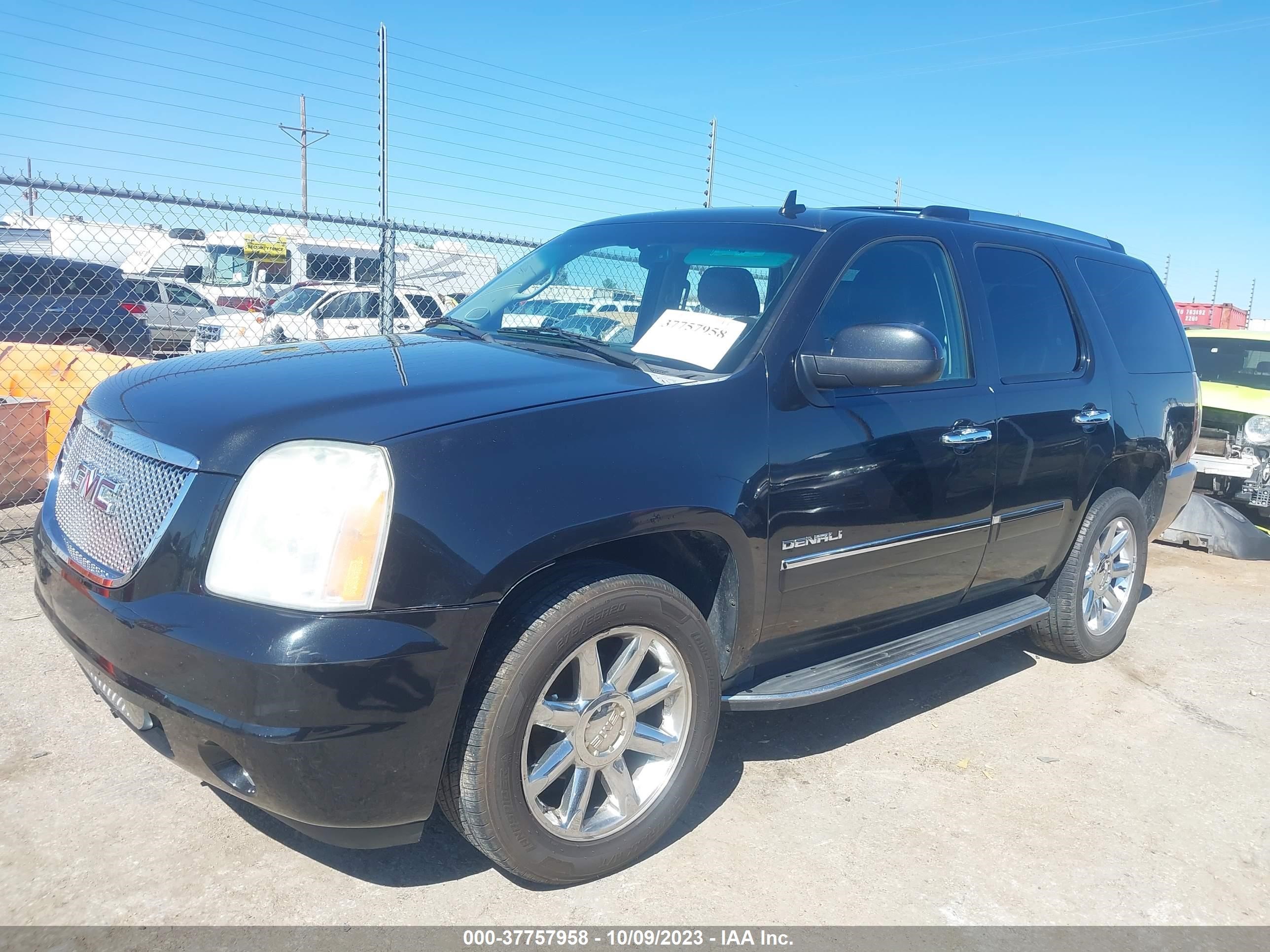 Photo 1 VIN: 1GKS2EEF1CR216599 - GMC YUKON 