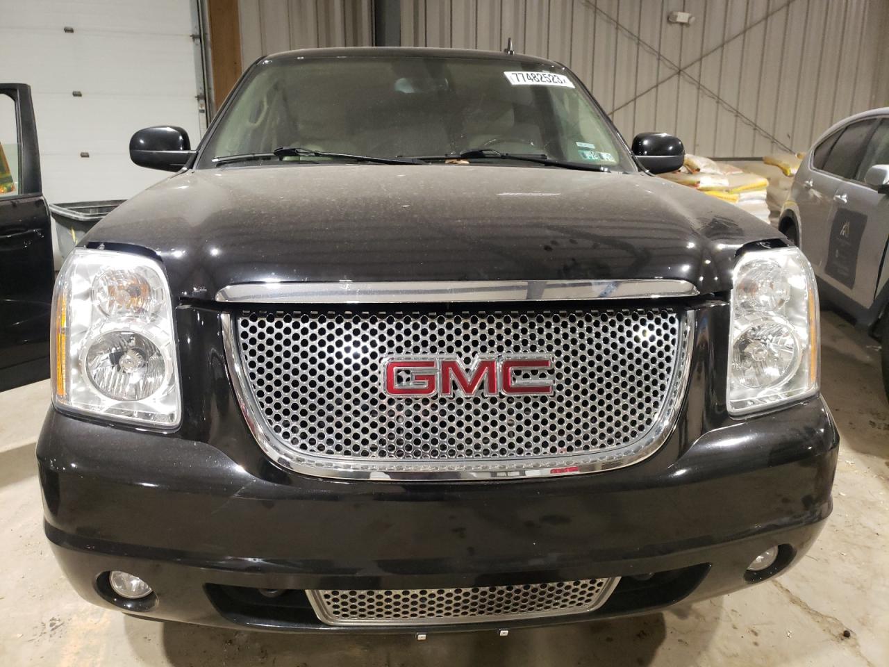 Photo 4 VIN: 1GKS2EEF2DR341709 - GMC YUKON 