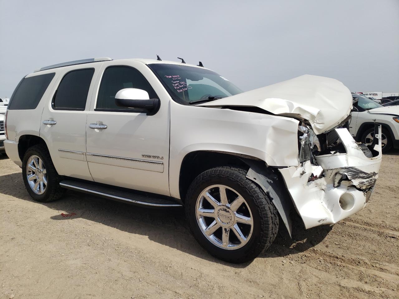 Photo 3 VIN: 1GKS2EEF3DR185762 - GMC YUKON 