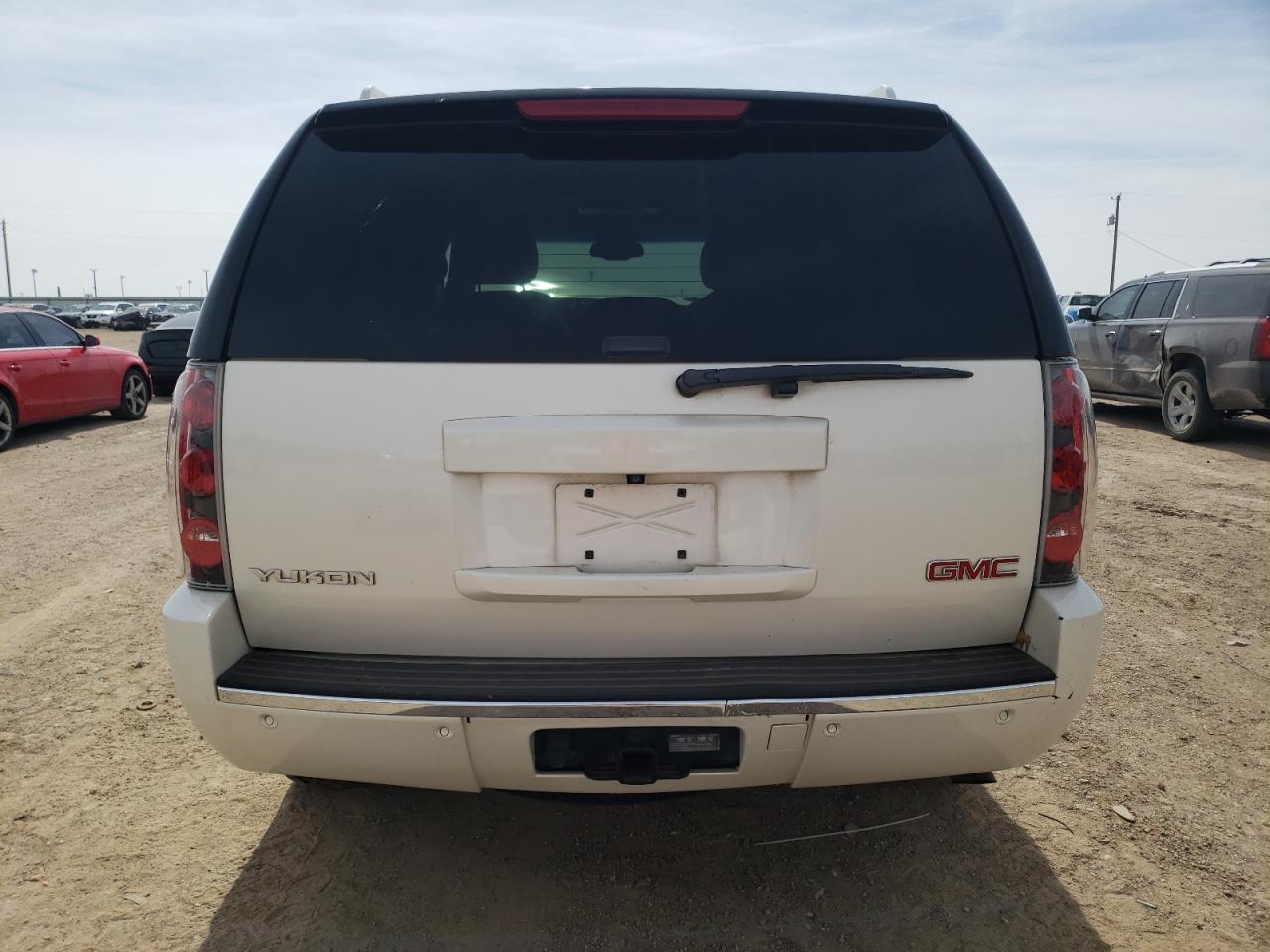 Photo 5 VIN: 1GKS2EEF3DR185762 - GMC YUKON 