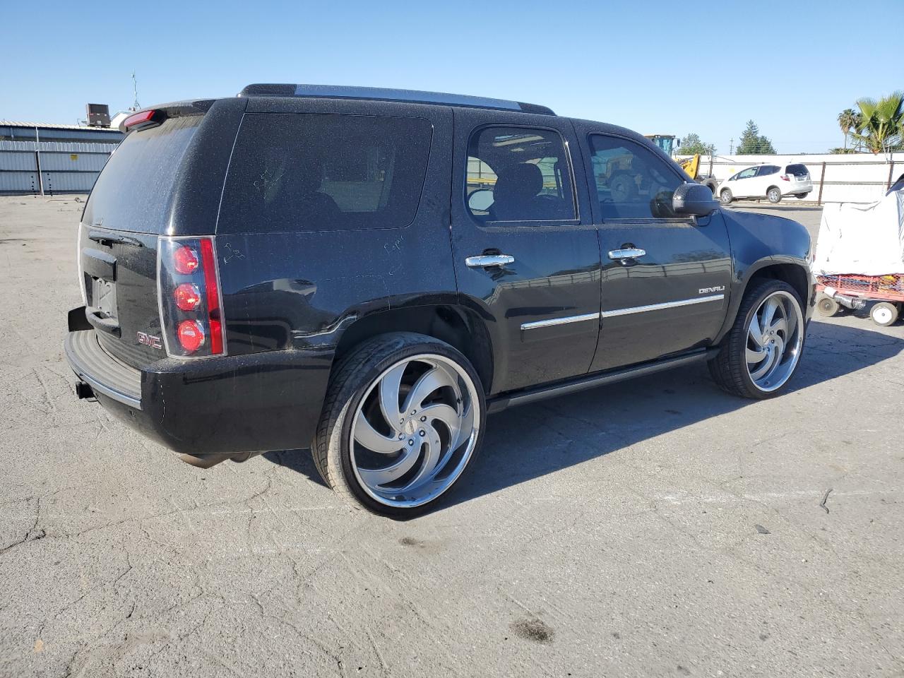 Photo 2 VIN: 1GKS2EEF4DR308808 - GMC YUKON 