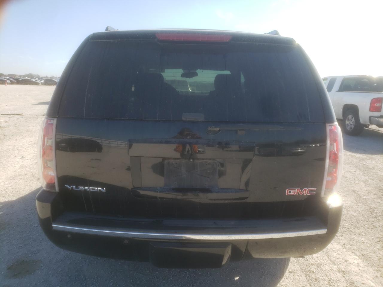 Photo 5 VIN: 1GKS2EEF5ER138931 - GMC YUKON 