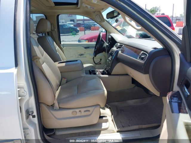 Photo 4 VIN: 1GKS2EEF8BR279939 - GMC YUKON 