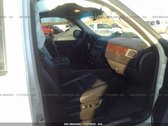 Photo 4 VIN: 1GKS2EEF9CR157771 - GMC YUKON 