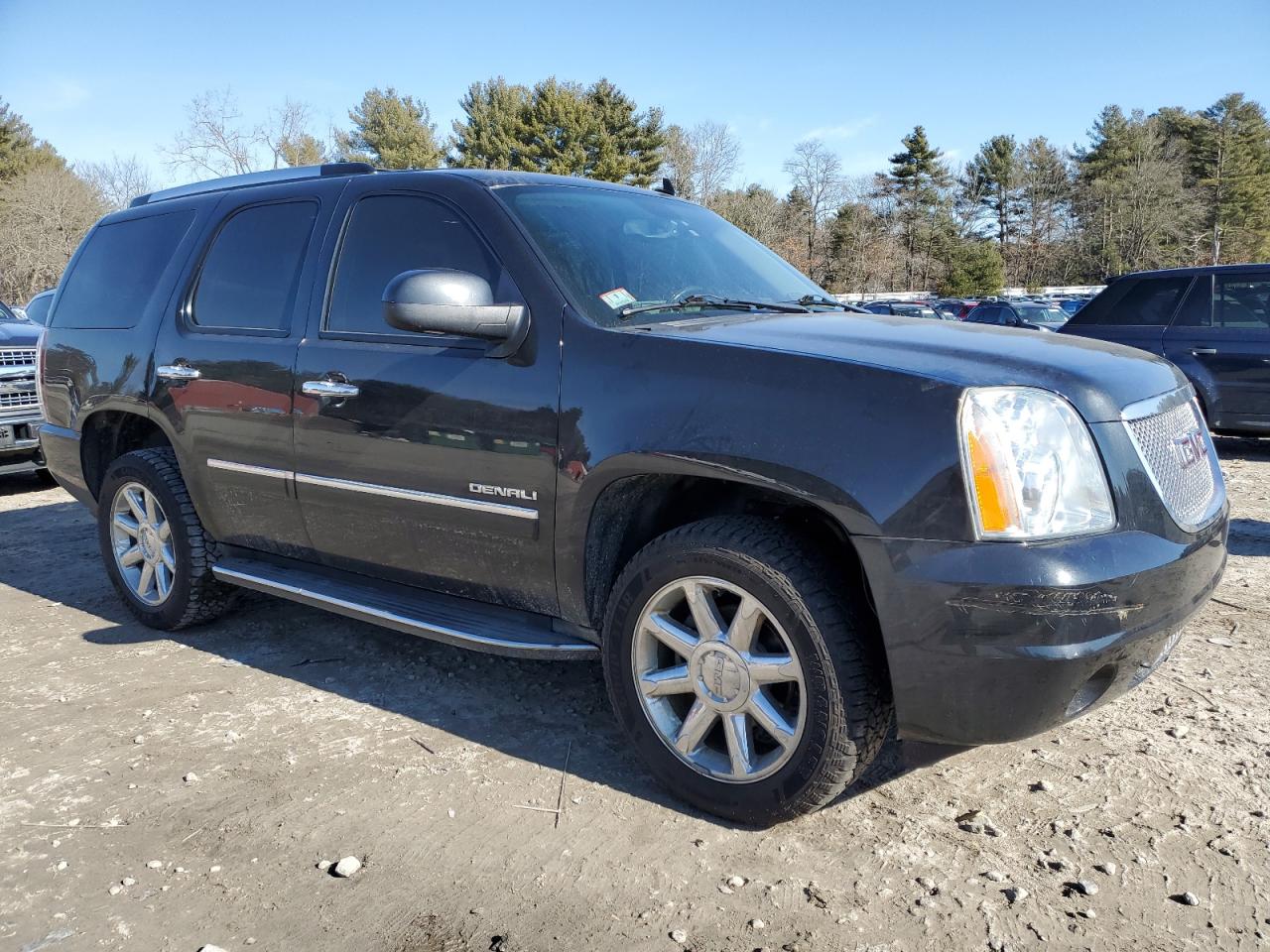 Photo 3 VIN: 1GKS2EEFXDR314239 - GMC YUKON 