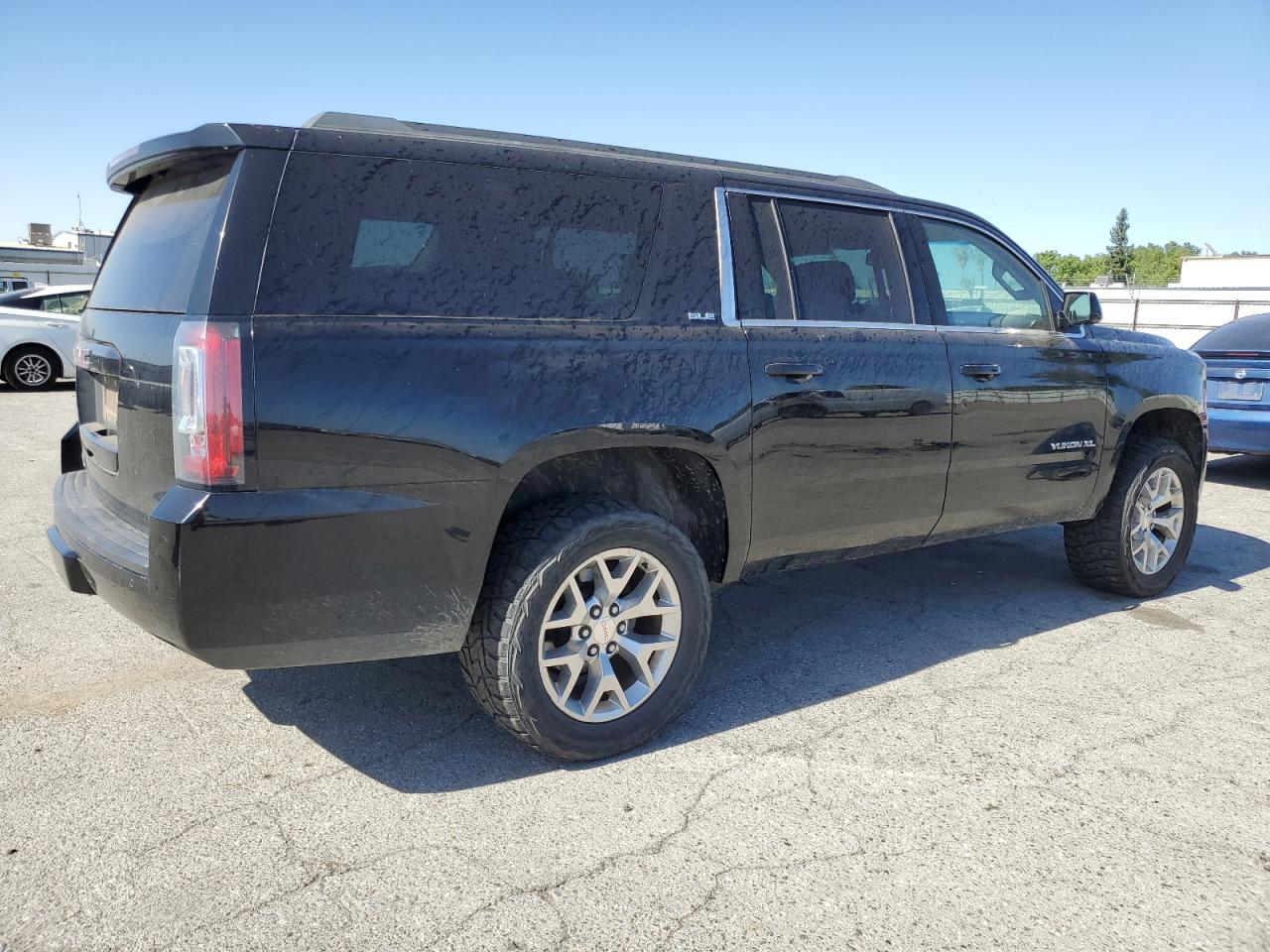 Photo 2 VIN: 1GKS2FKC3GR479313 - GMC YUKON 