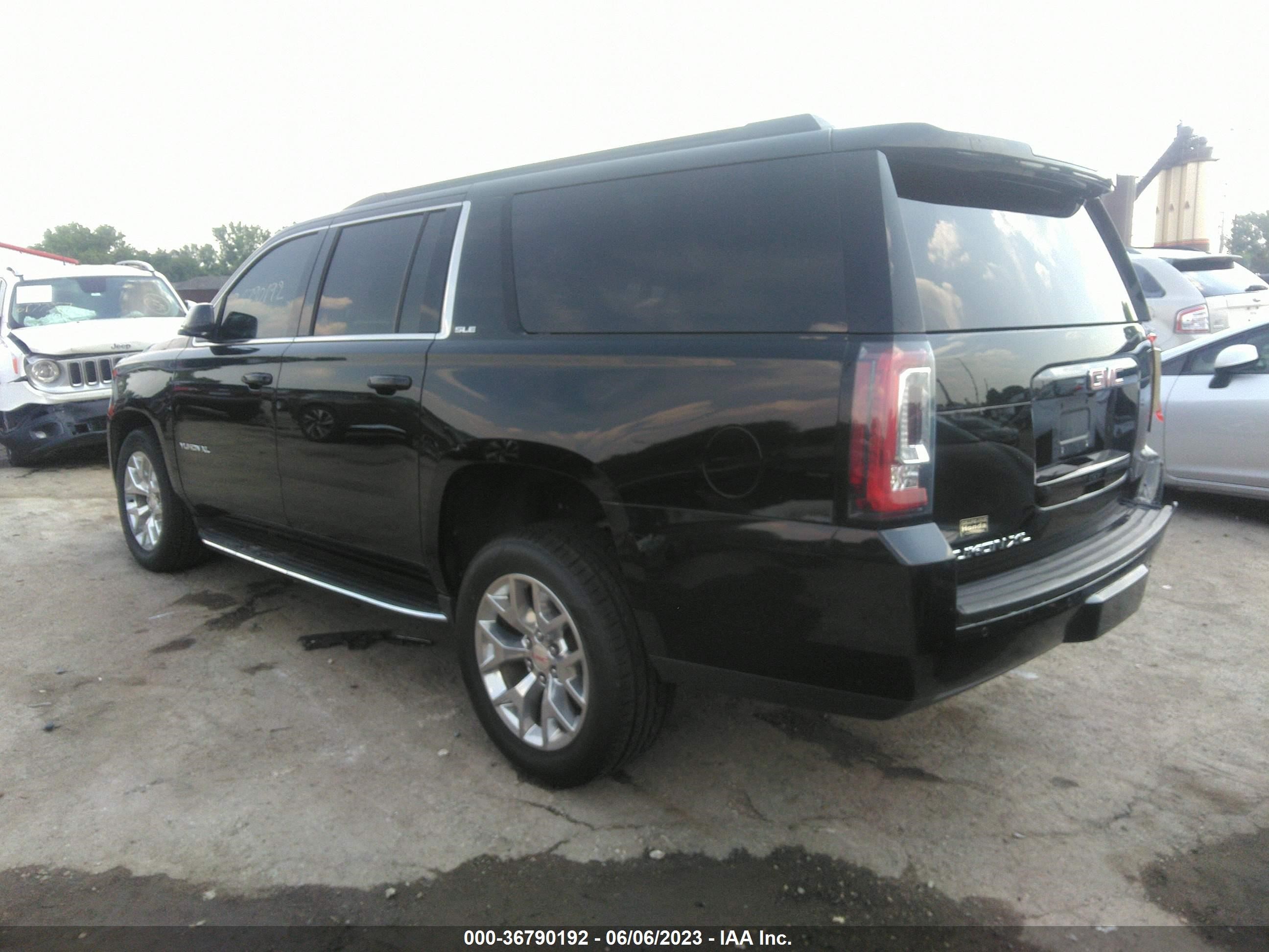 Photo 2 VIN: 1GKS2FKCXGR401420 - GMC YUKON 