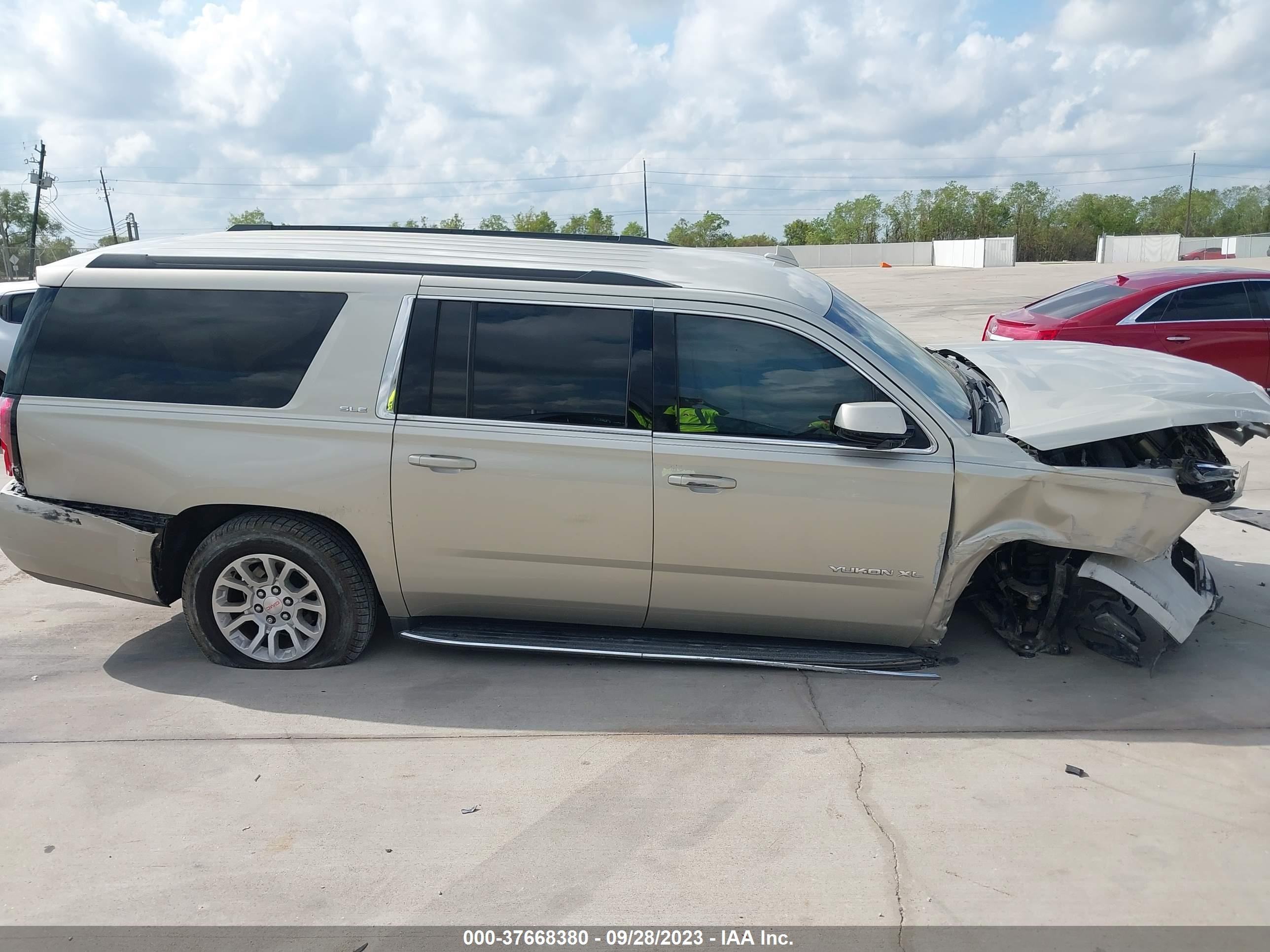 Photo 13 VIN: 1GKS2GKC5FR678416 - GMC YUKON 