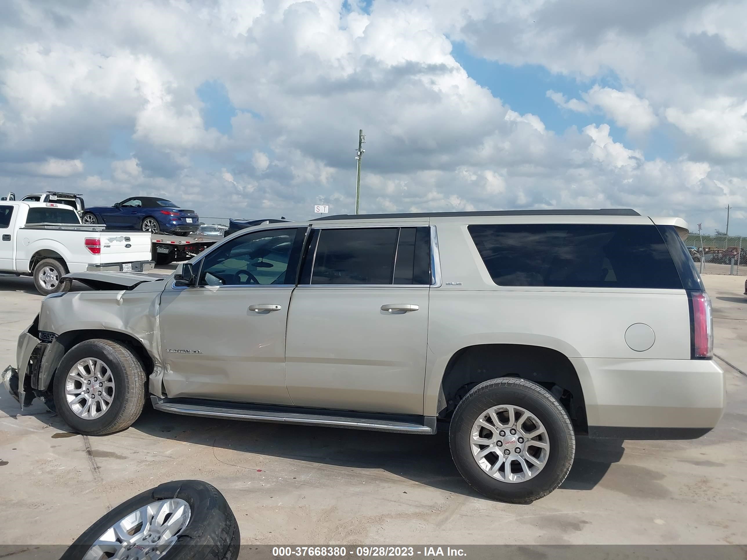 Photo 14 VIN: 1GKS2GKC5FR678416 - GMC YUKON 