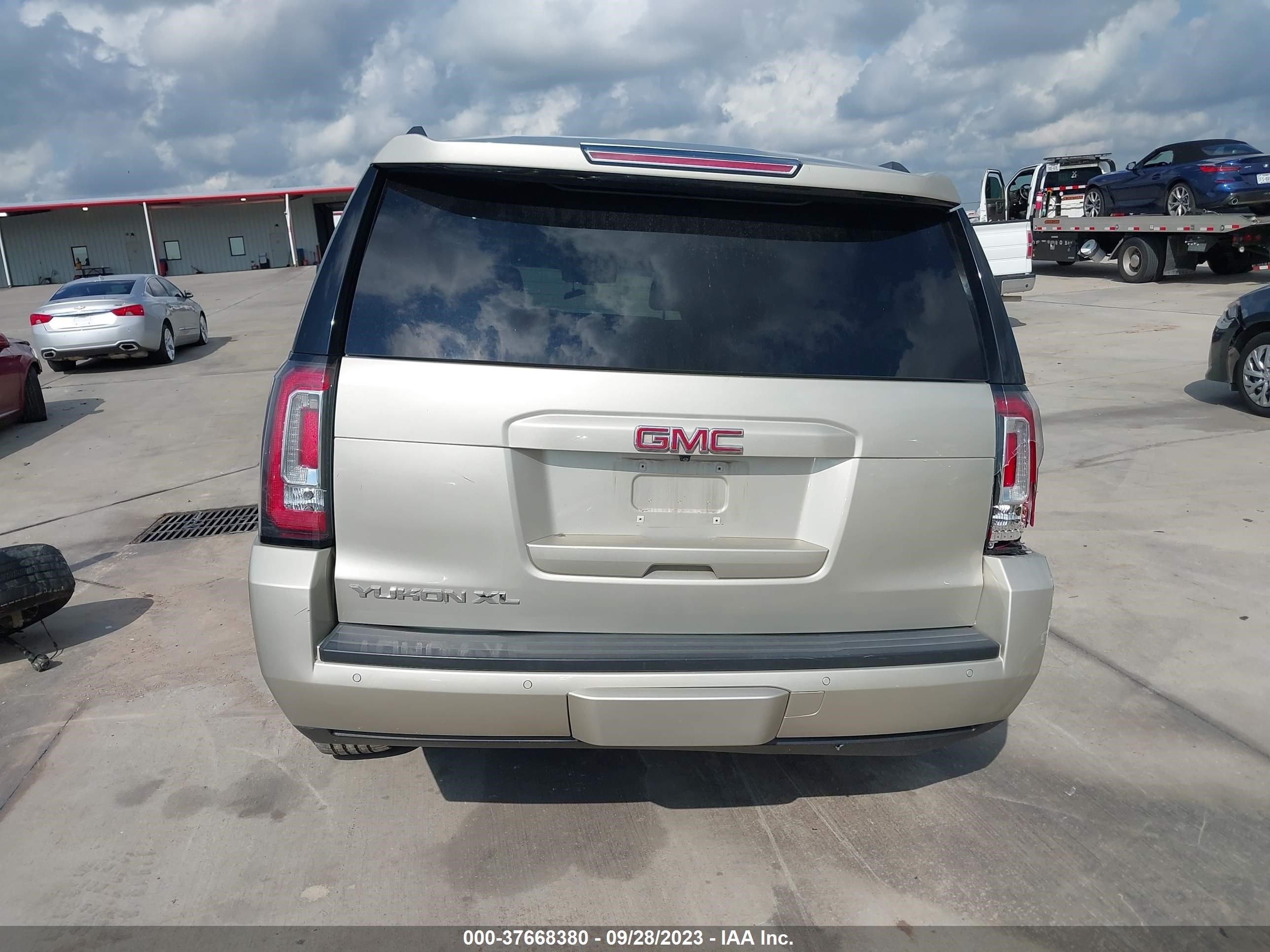 Photo 16 VIN: 1GKS2GKC5FR678416 - GMC YUKON 