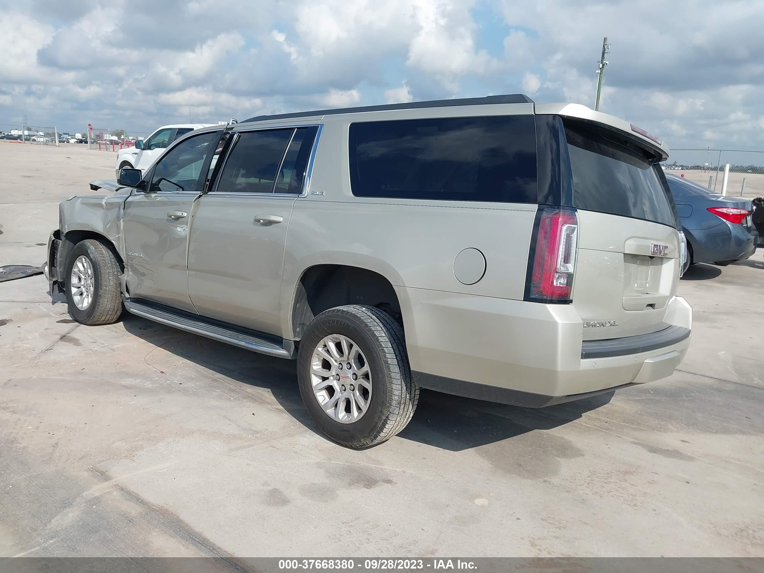 Photo 2 VIN: 1GKS2GKC5FR678416 - GMC YUKON 