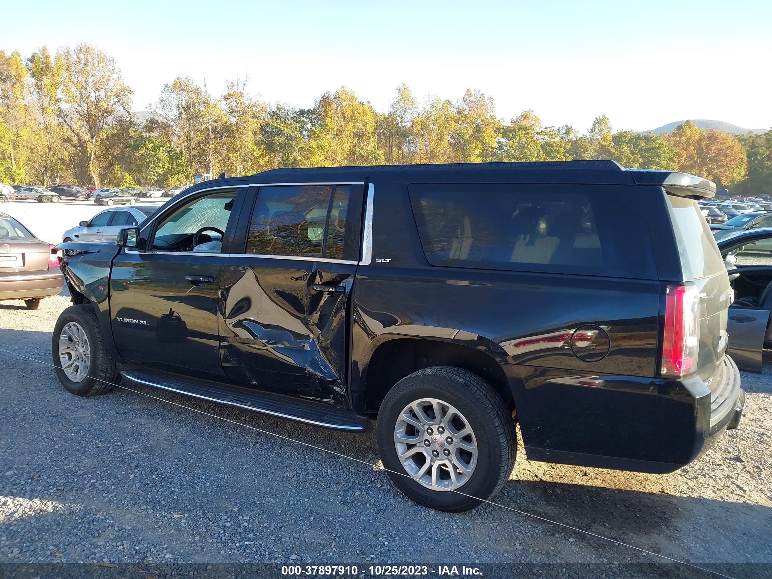 Photo 11 VIN: 1GKS2GKC5KR316791 - GMC YUKON XL 