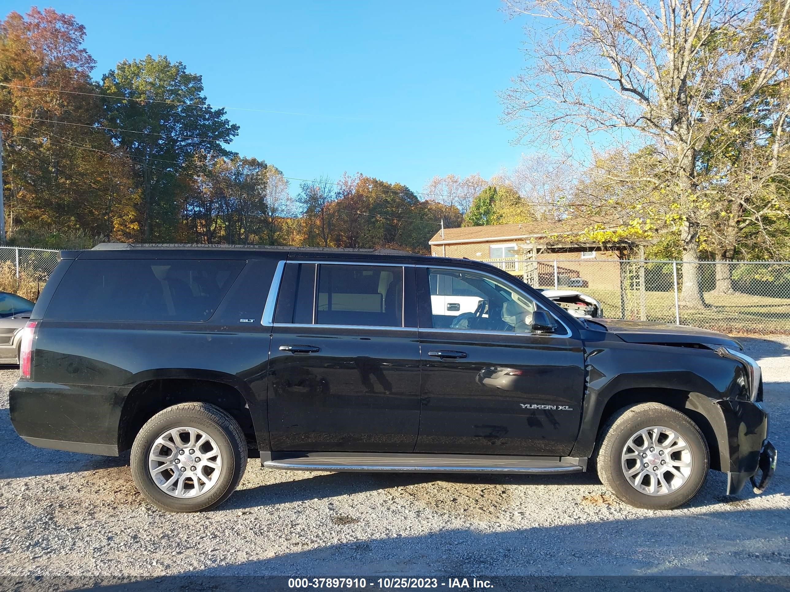 Photo 13 VIN: 1GKS2GKC5KR316791 - GMC YUKON XL 