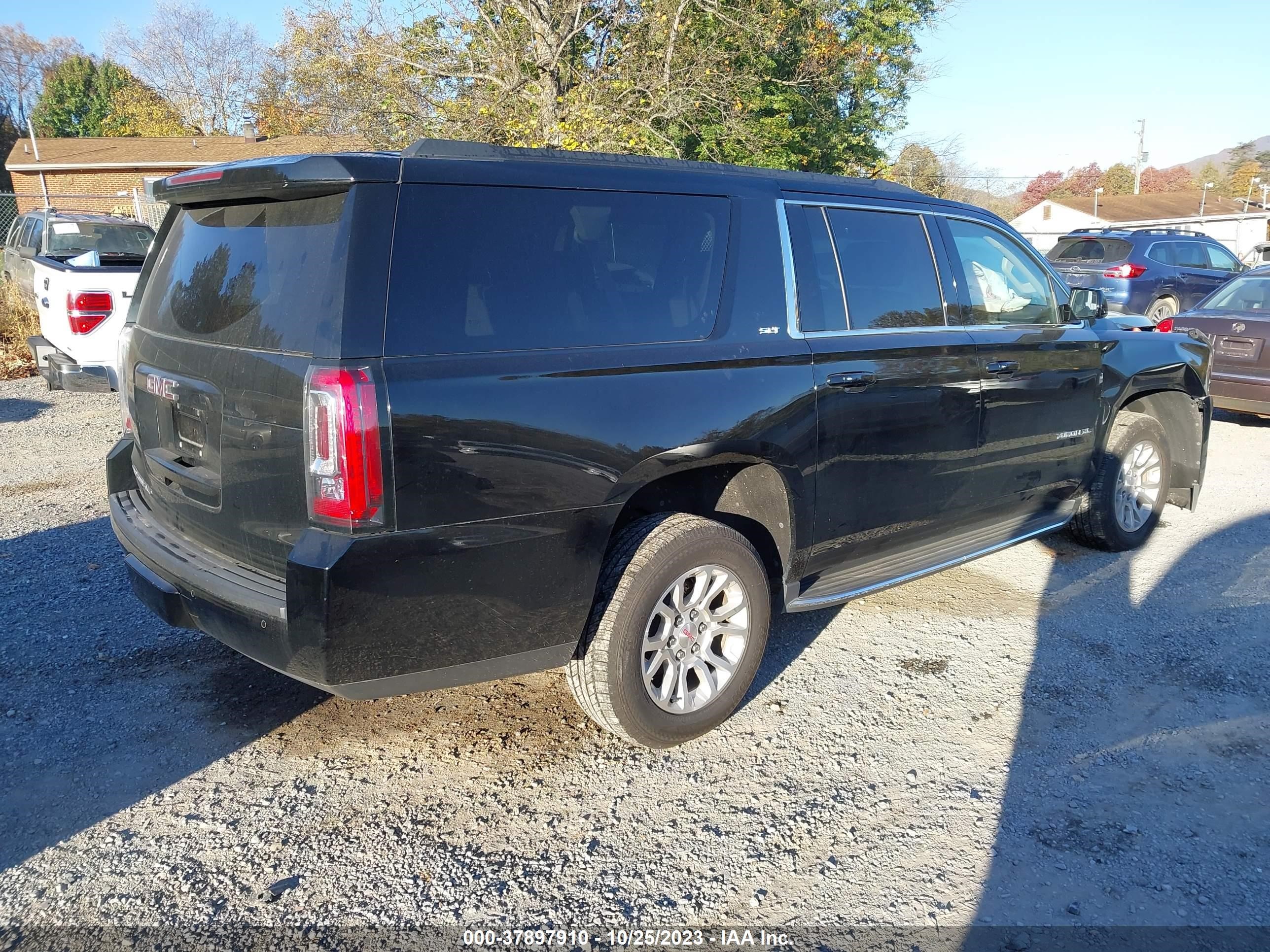 Photo 3 VIN: 1GKS2GKC5KR316791 - GMC YUKON XL 