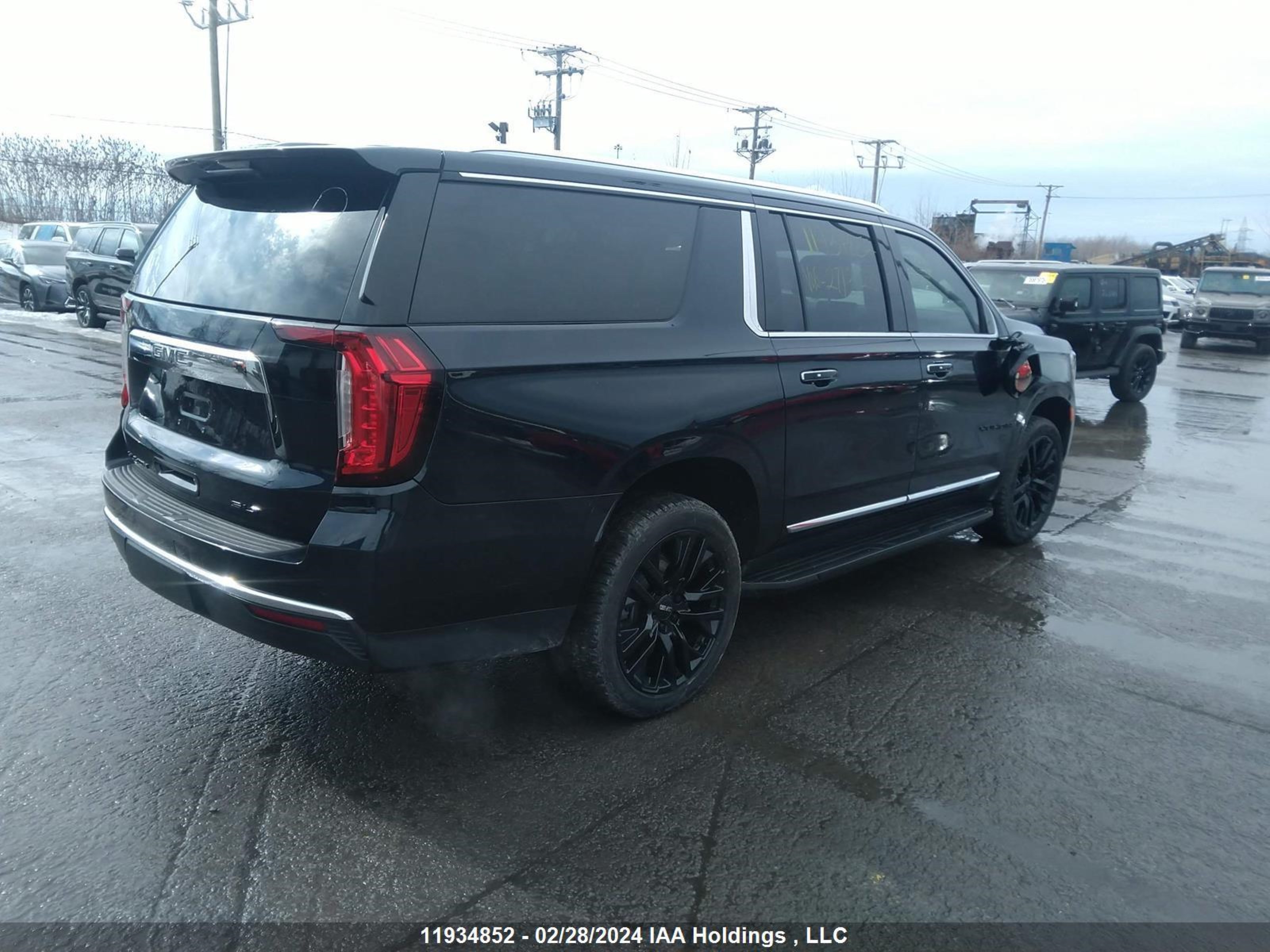 Photo 3 VIN: 1GKS2GKD7NR271320 - GMC YUKON 