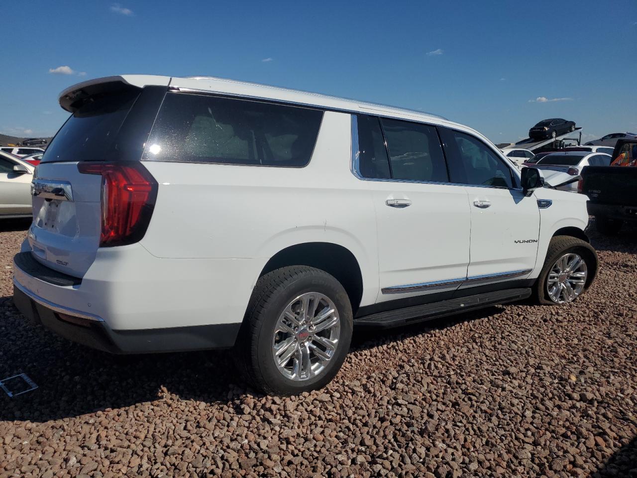 Photo 2 VIN: 1GKS2GKDXPR404820 - GMC YUKON 