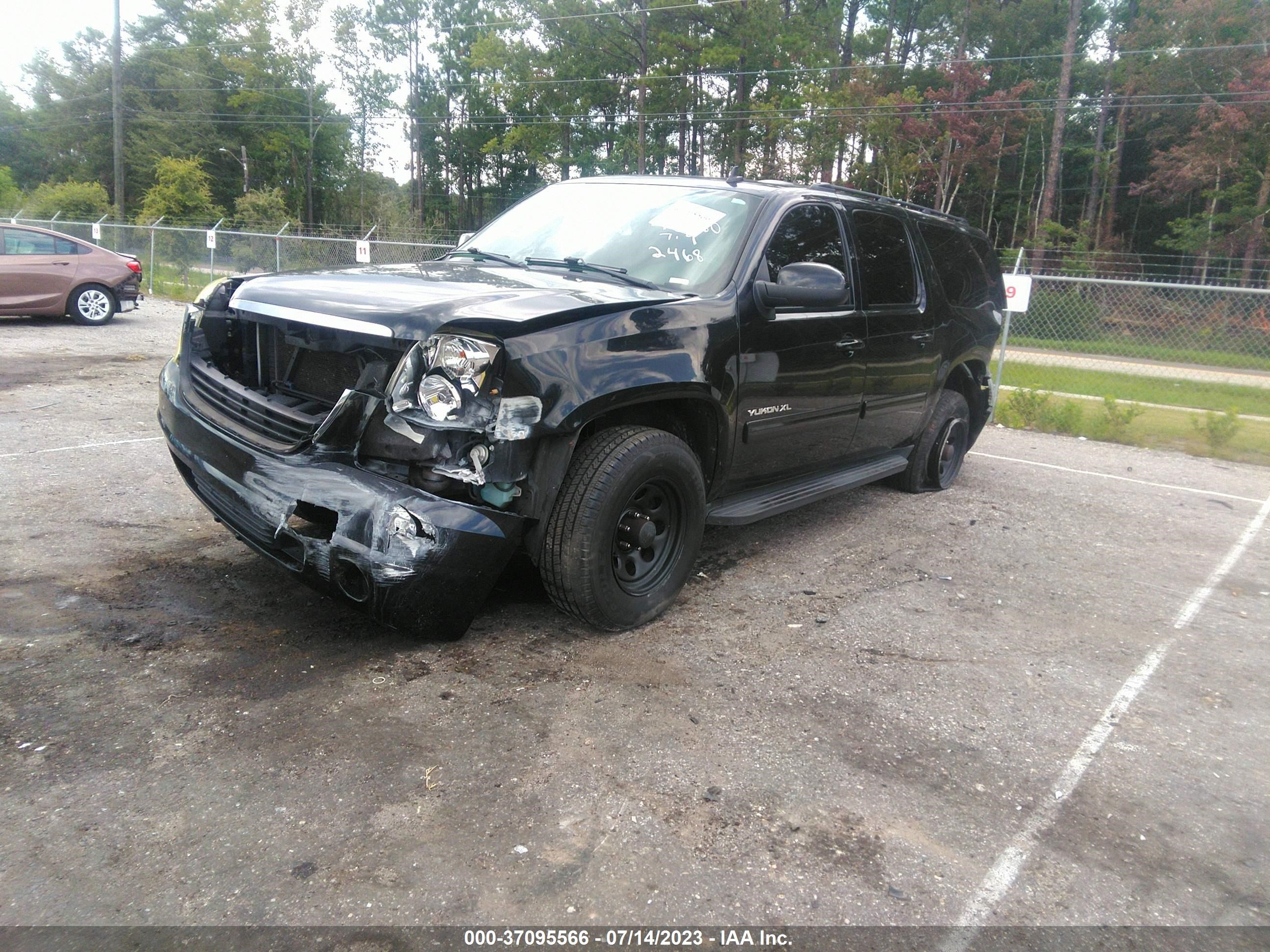 Photo 1 VIN: 1GKS2HE32BR392468 - GMC YUKON 