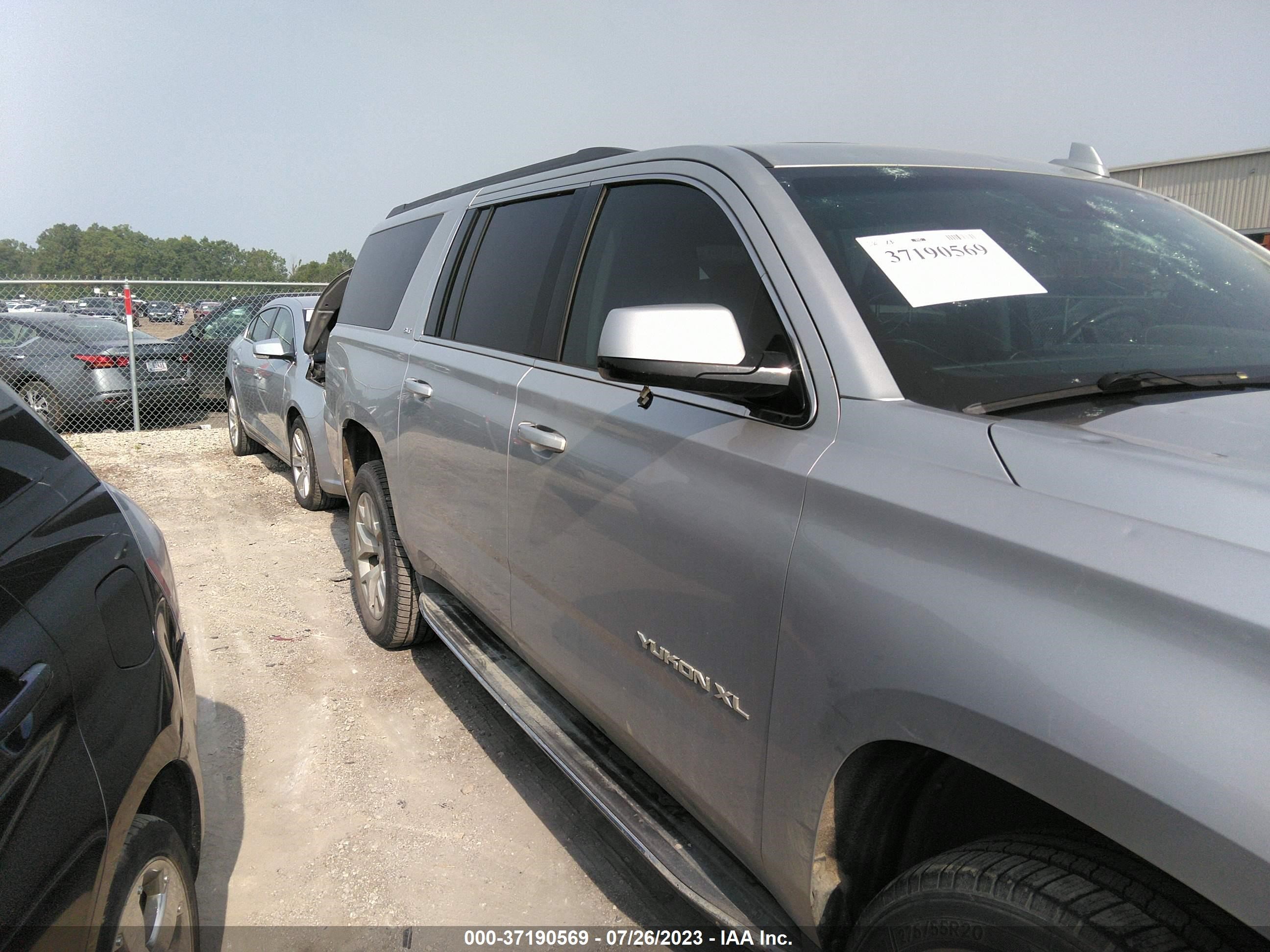 Photo 12 VIN: 1GKS2HKC0FR603032 - GMC YUKON 