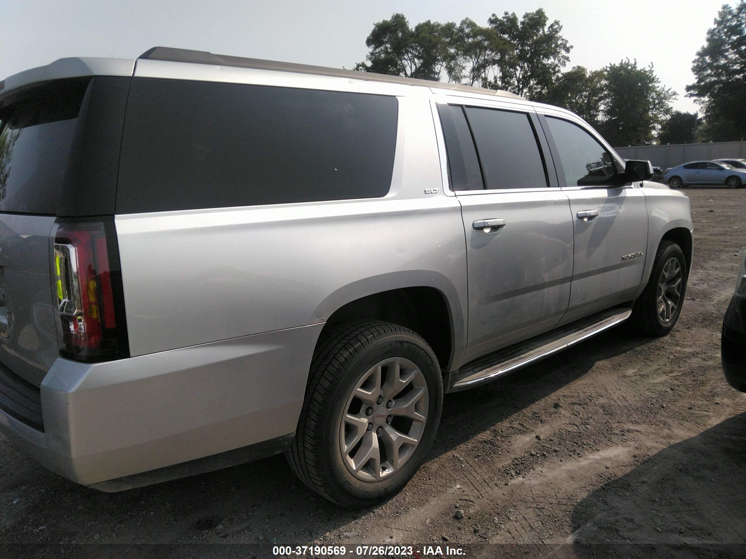 Photo 3 VIN: 1GKS2HKC0FR603032 - GMC YUKON 