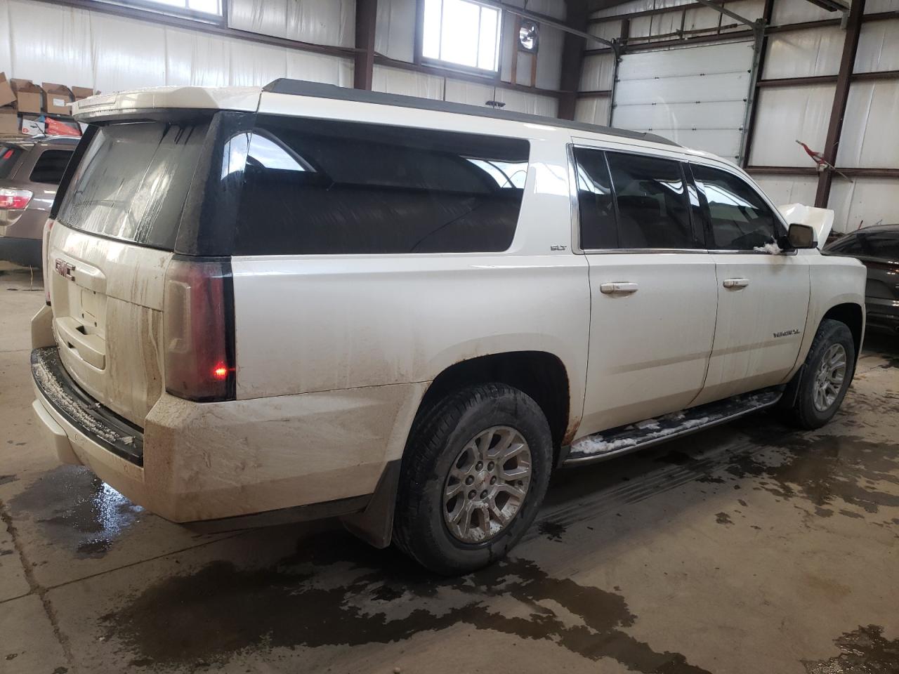 Photo 2 VIN: 1GKS2HKC2FR584354 - GMC YUKON 