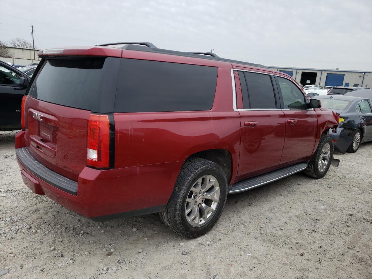 Photo 2 VIN: 1GKS2HKC5FR556127 - GMC YUKON 