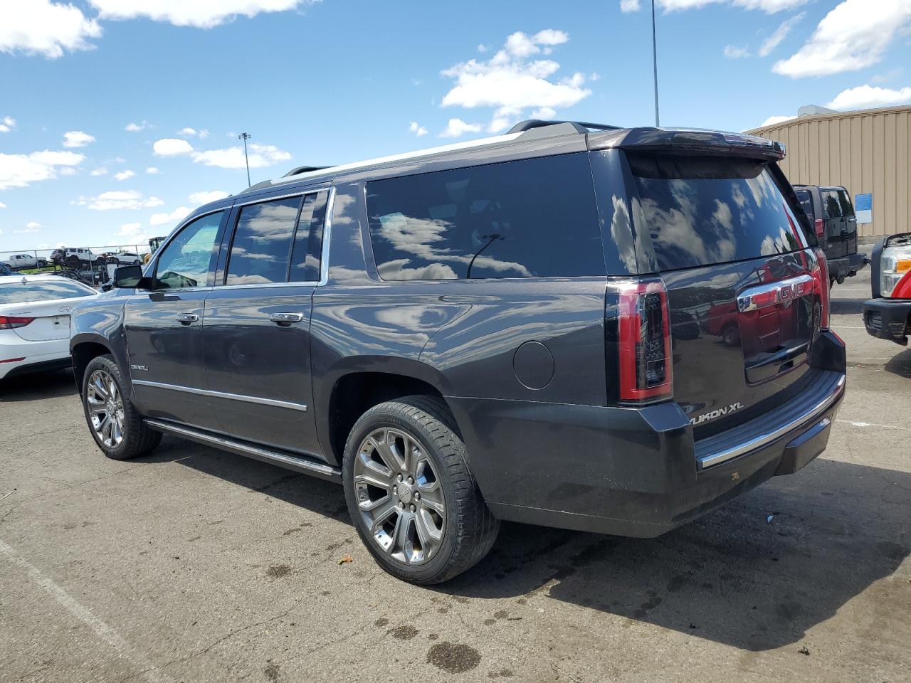 Photo 1 VIN: 1GKS2HKJ0GR377638 - GMC YUKON 