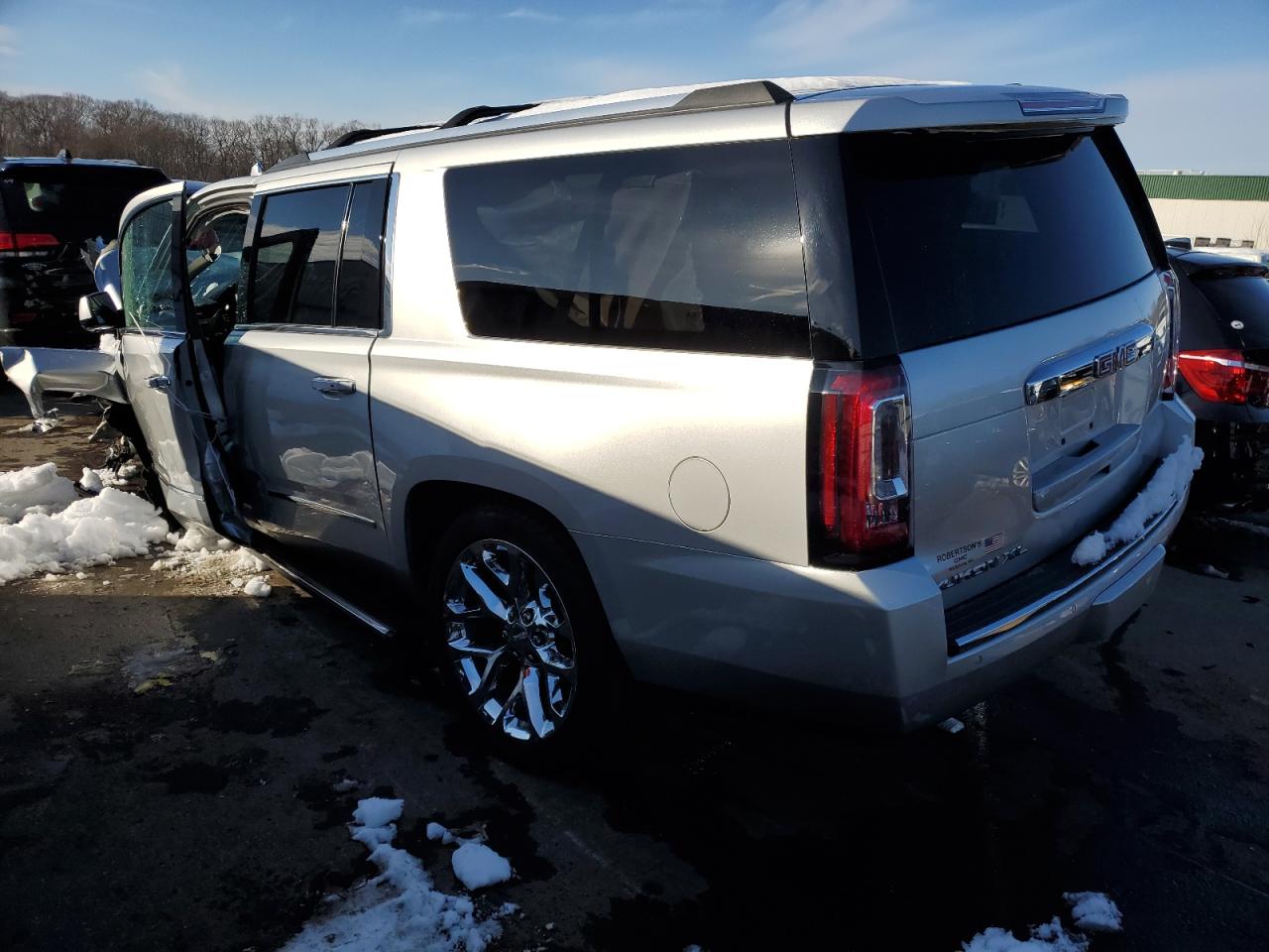 Photo 1 VIN: 1GKS2HKJ0JR330231 - GMC YUKON 