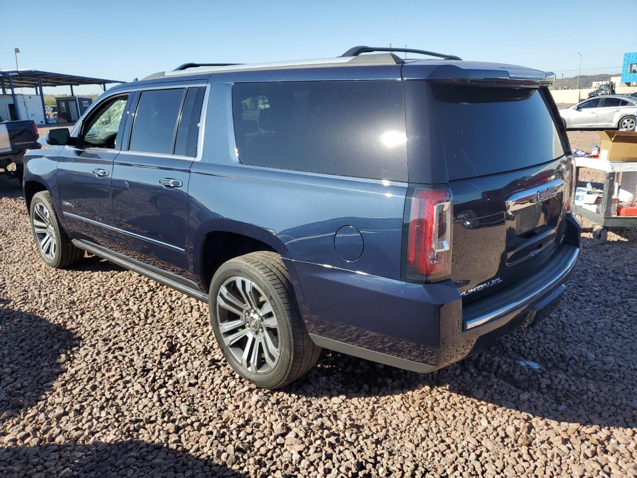 Photo 1 VIN: 1GKS2HKJ1KR127754 - GMC YUKON 