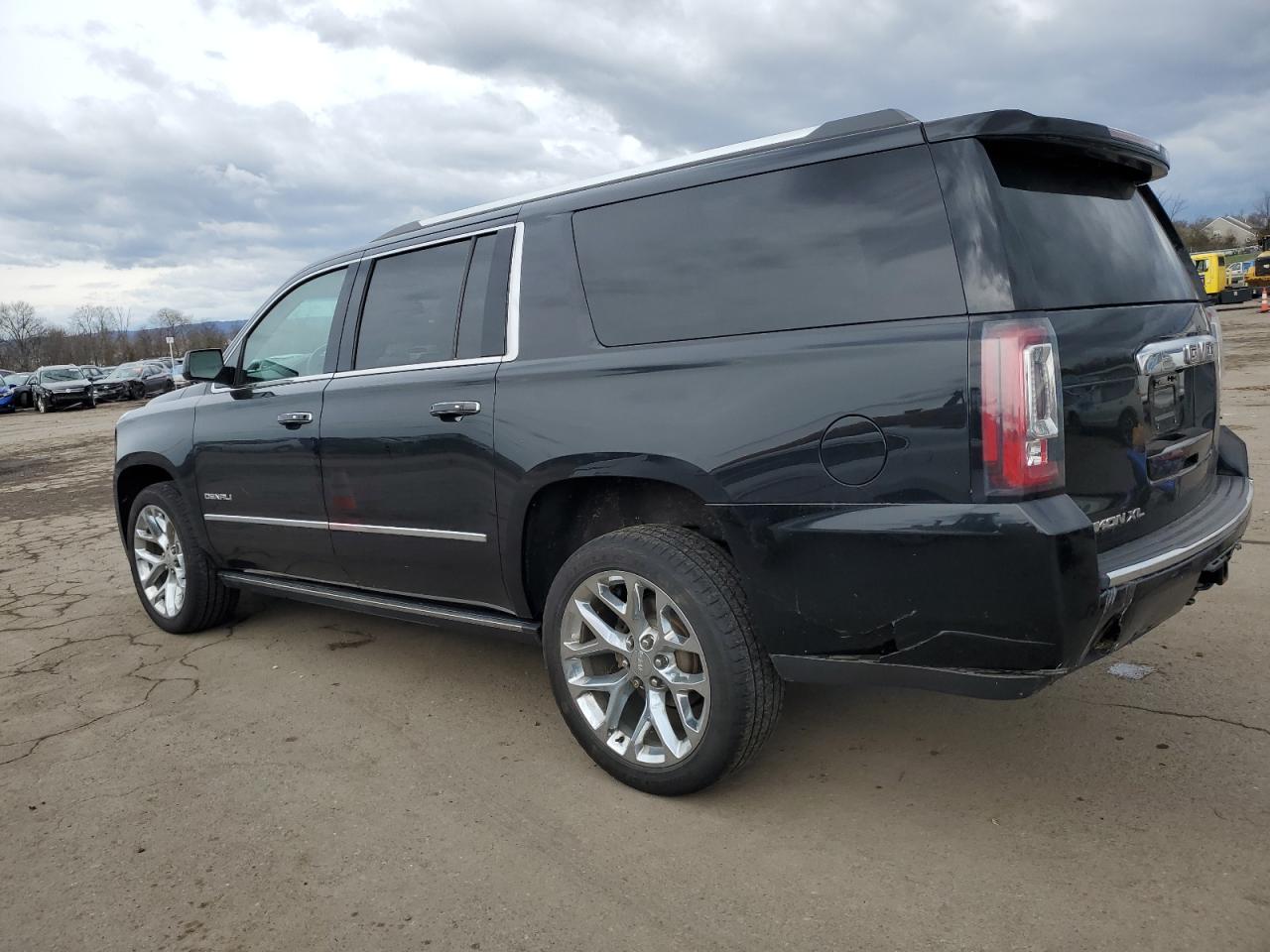 Photo 1 VIN: 1GKS2HKJ2JR383268 - GMC YUKON 