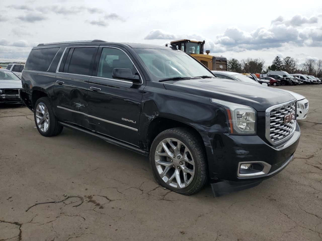 Photo 3 VIN: 1GKS2HKJ2JR383268 - GMC YUKON 