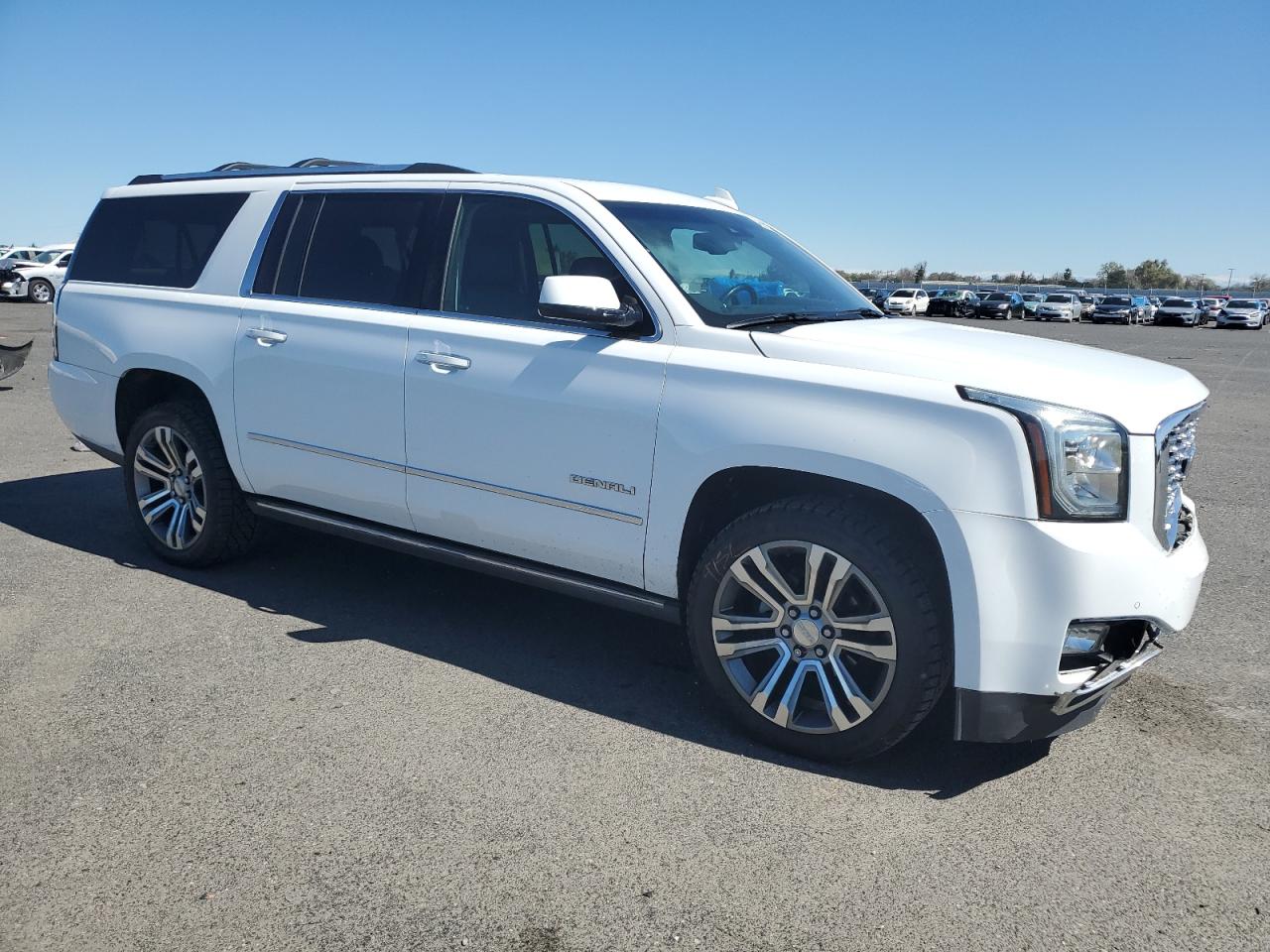 Photo 3 VIN: 1GKS2HKJ2KR302450 - GMC YUKON 