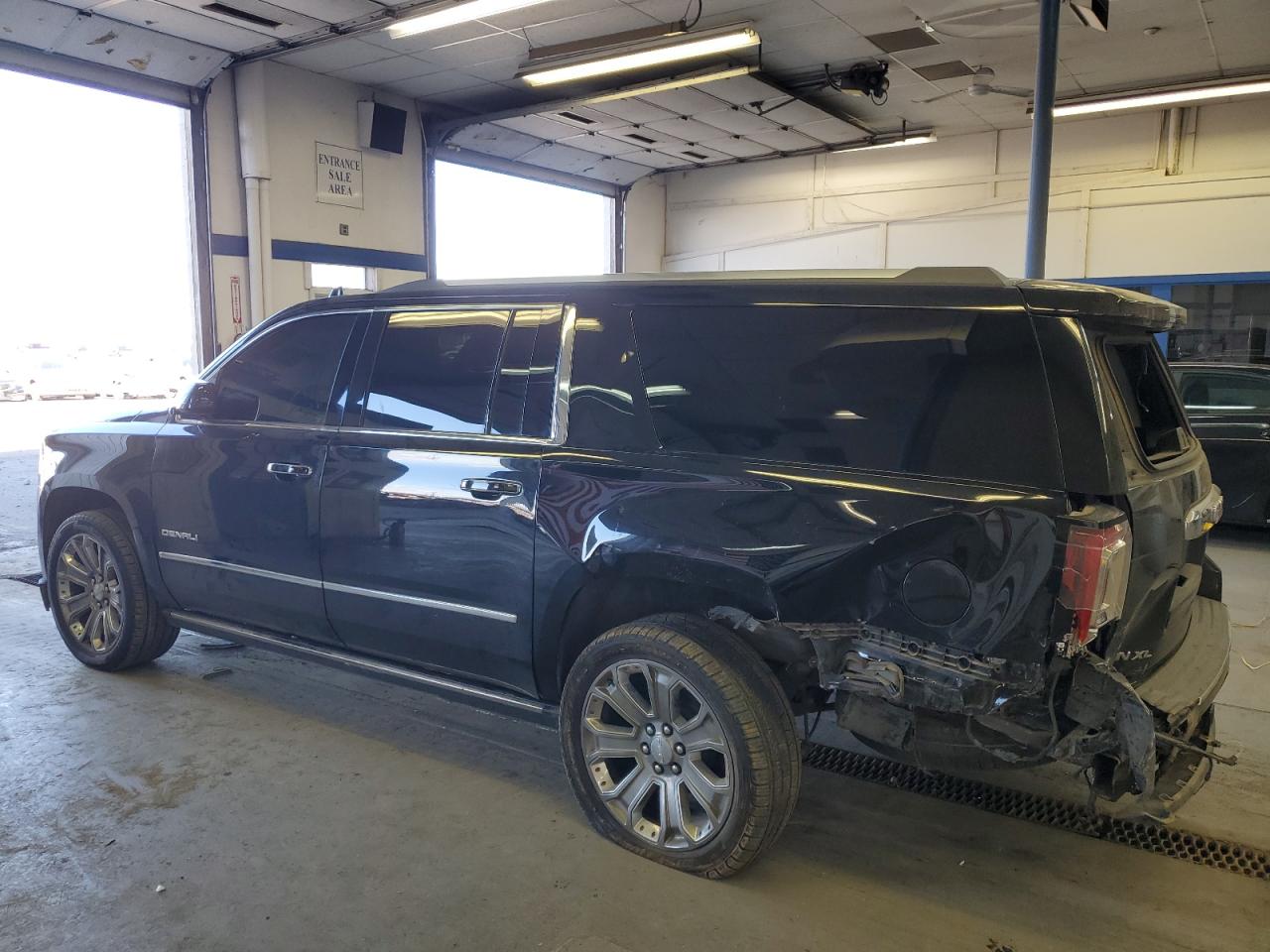 Photo 1 VIN: 1GKS2HKJ3GR375415 - GMC YUKON 