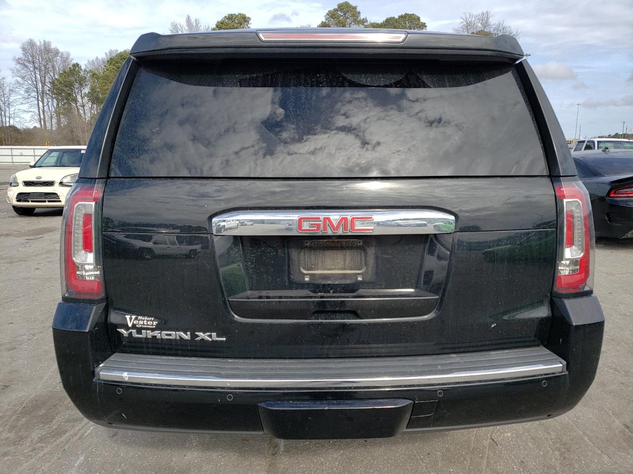 Photo 5 VIN: 1GKS2HKJ5GR359328 - GMC YUKON 