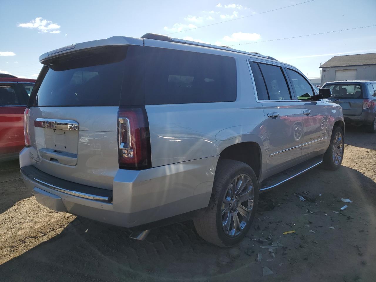 Photo 2 VIN: 1GKS2HKJ5GR388859 - GMC YUKON 