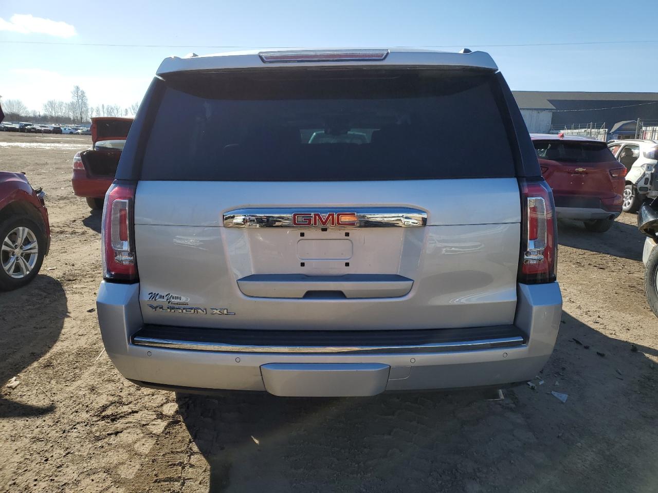 Photo 5 VIN: 1GKS2HKJ5GR388859 - GMC YUKON 