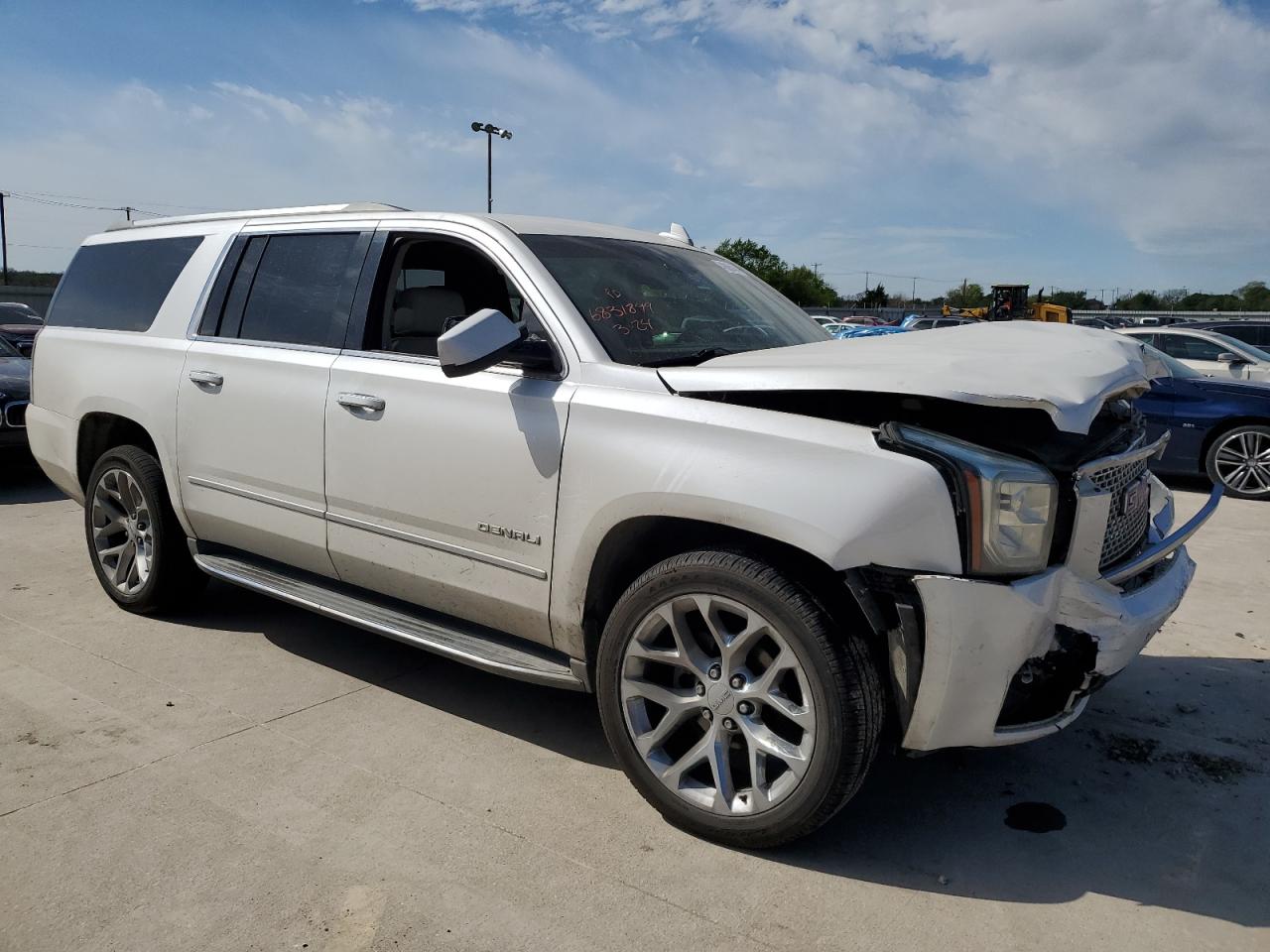 Photo 3 VIN: 1GKS2HKJ6GR260825 - GMC YUKON 